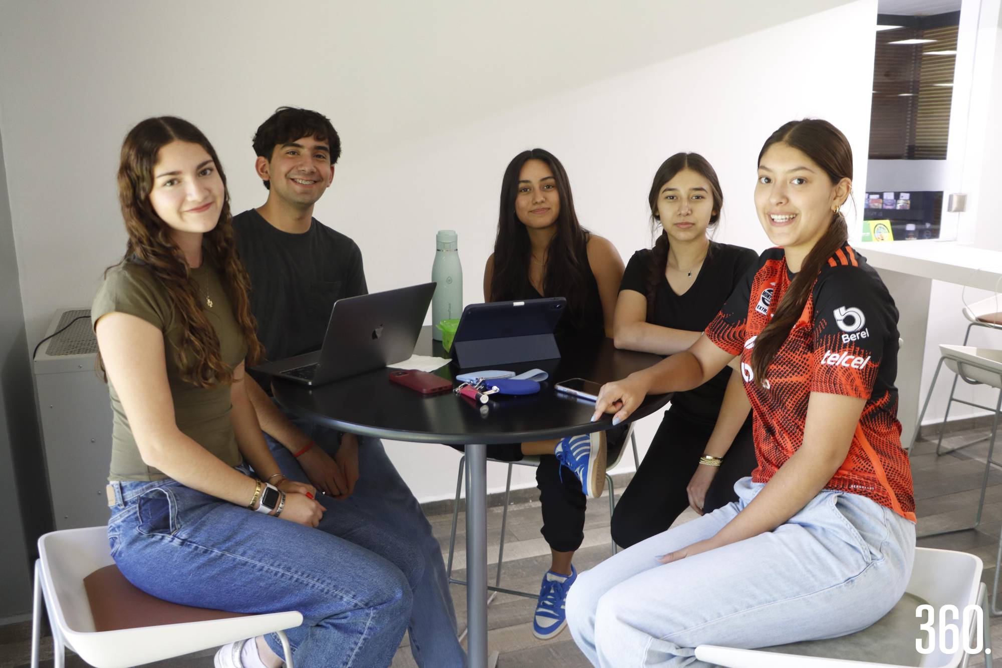 $!Mariana Rodríguez, José Carlos Riojas, María Barreda, Lizy Sánchez y Regina Alejo.