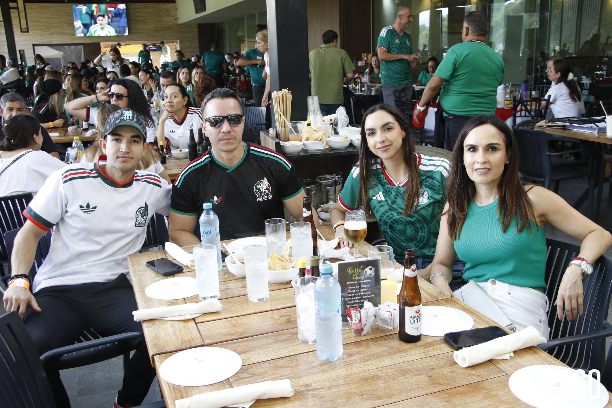 $!Ramón Mario Oyervides, Helio Guerrero, Marisofi Oyervides y Marcela Guerrero.