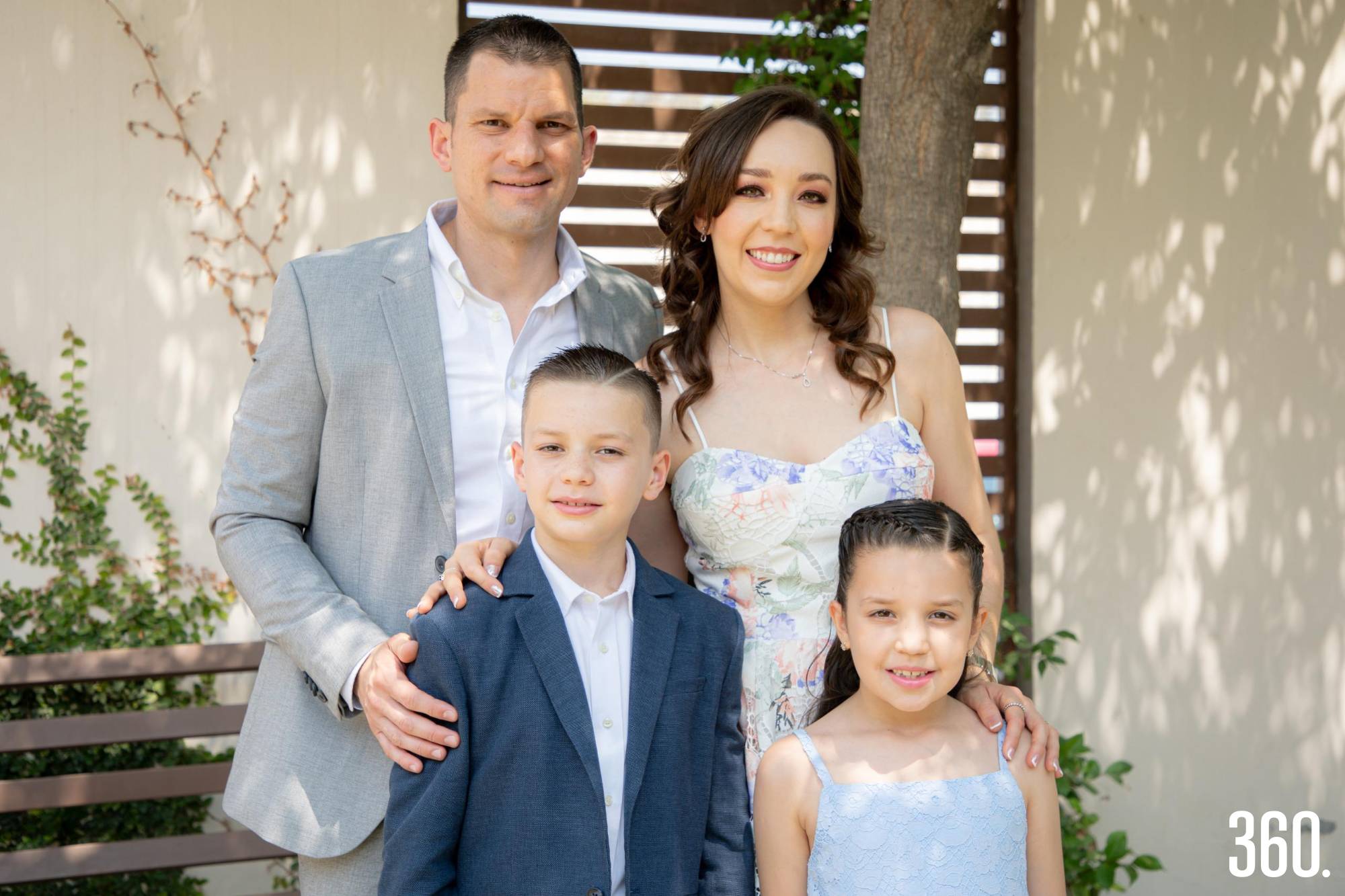 $!Santiago con sus padres, Francisco Borjón y Alejandra de León y su hermana, Amalia Borjón.
