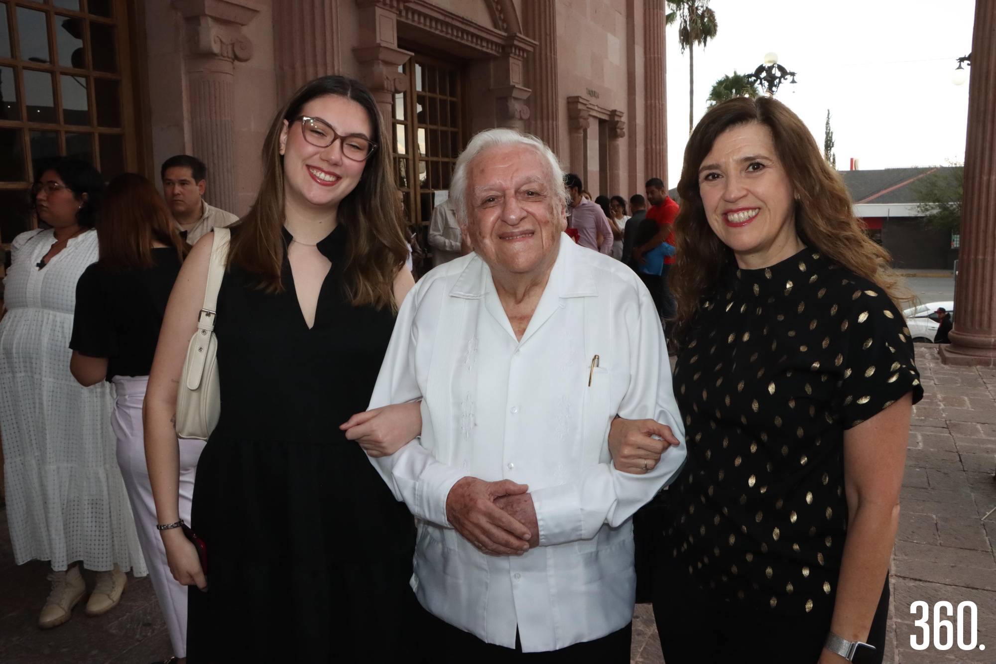 $!Alejandra Vite Fuentes, Armando Fuentes Aguirre y Luly Fuentes.
