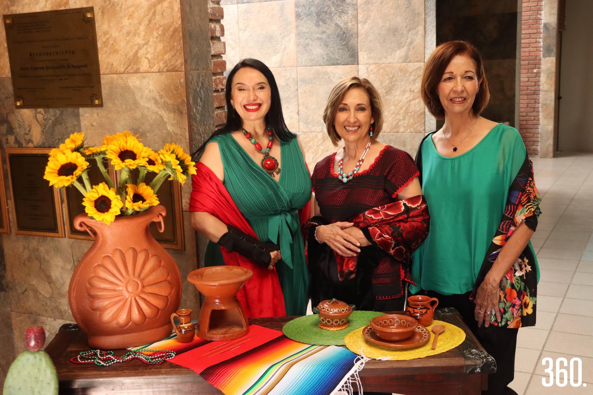 $!Mesa directiva, Delma Flores, Eloína Lozano y Marla Berlanga.