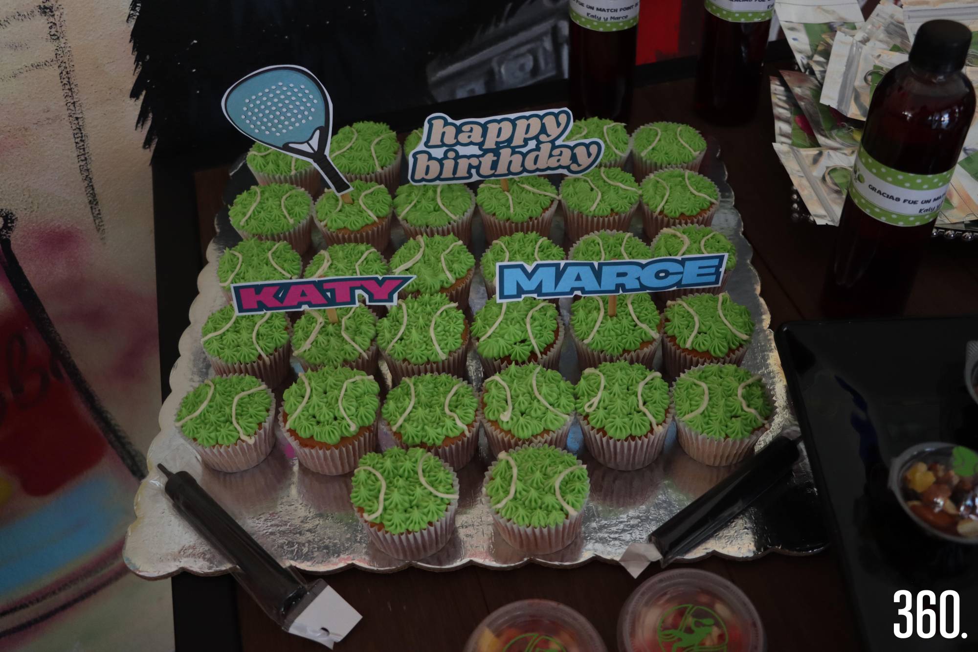 $!Pastel de las festejadas.