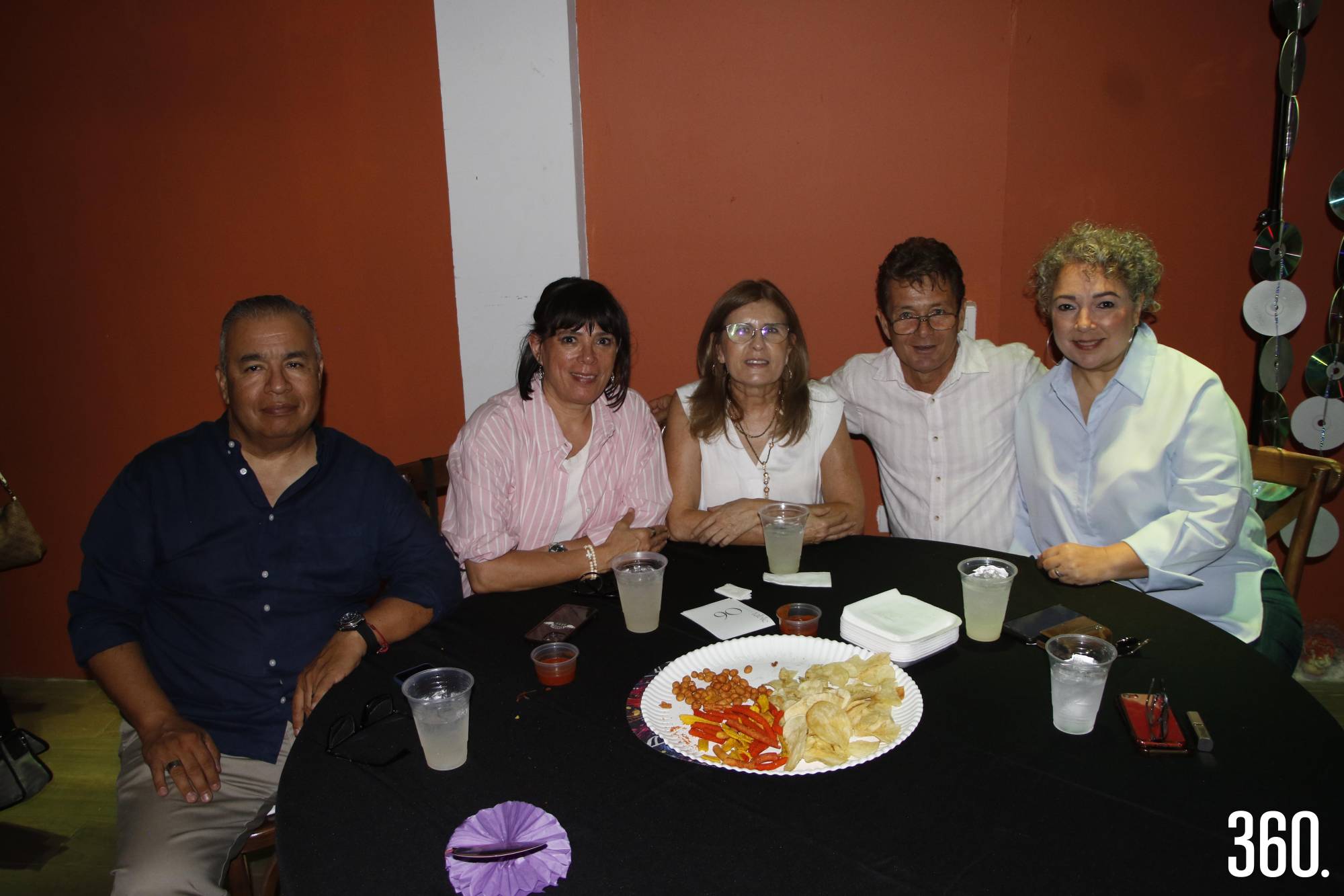 $!Jesús Varela, Gaby Moreira, Silvia Vega, Luis Guajardo y Gaby Alanís.