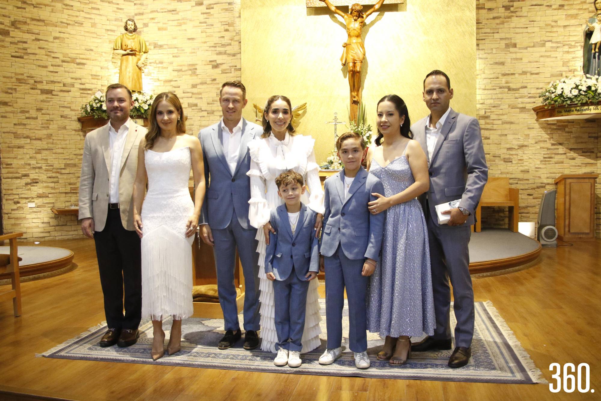 $!Raffaele Daniele con sus padres, Daniele Lombardi, María José Ramos y sus padrinos, José Carlos Robles, Gaby Montemayor, Karla Ramírez y Ricardo Monsiváis.