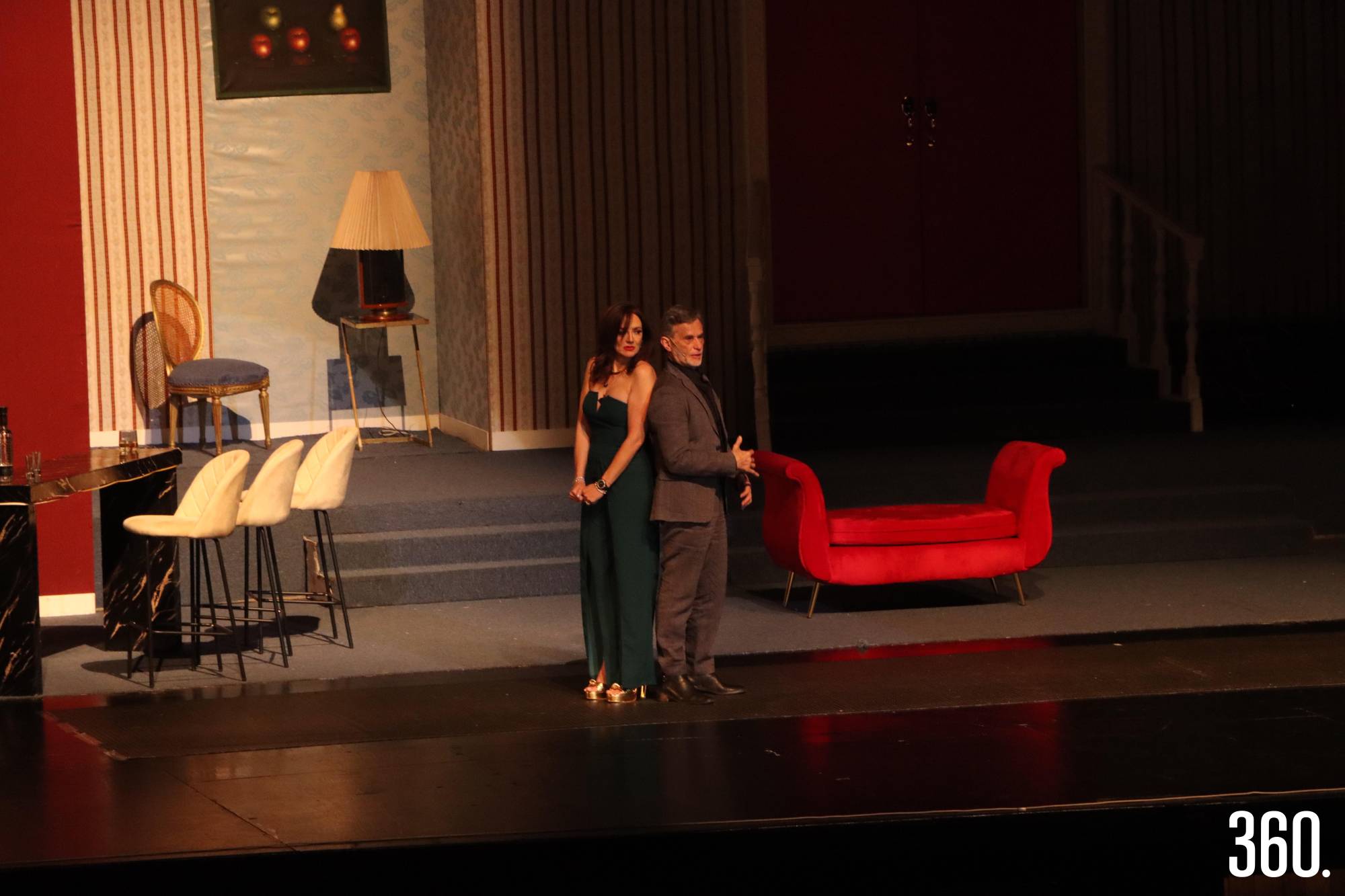 $!El elenco conquistó al público con una comedia ágil y divertida.