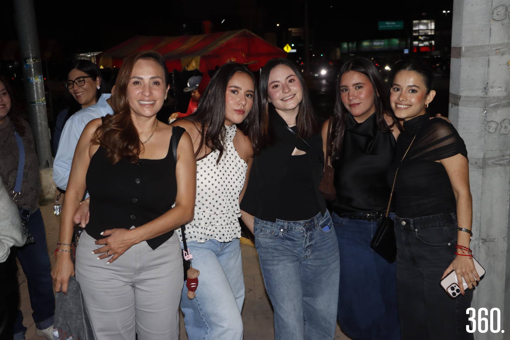 $!Nora Gaytán, Roberta, Regina y Renata Treviño, y Valeria Cepeda.