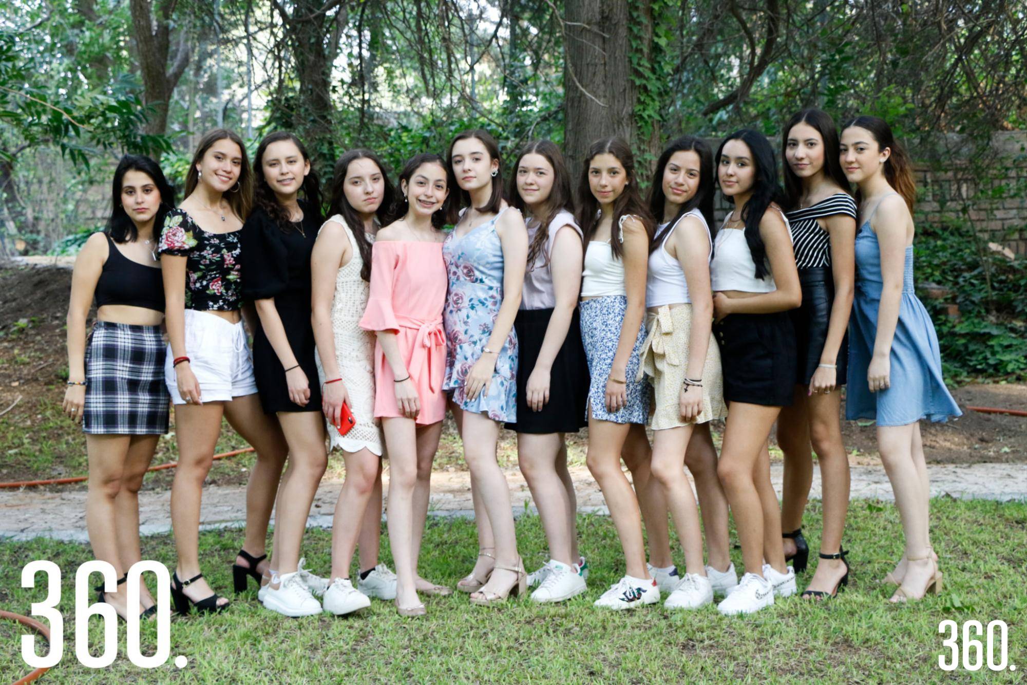 $!Las amigas de María Jimena la acompañaron en su día tan especial.