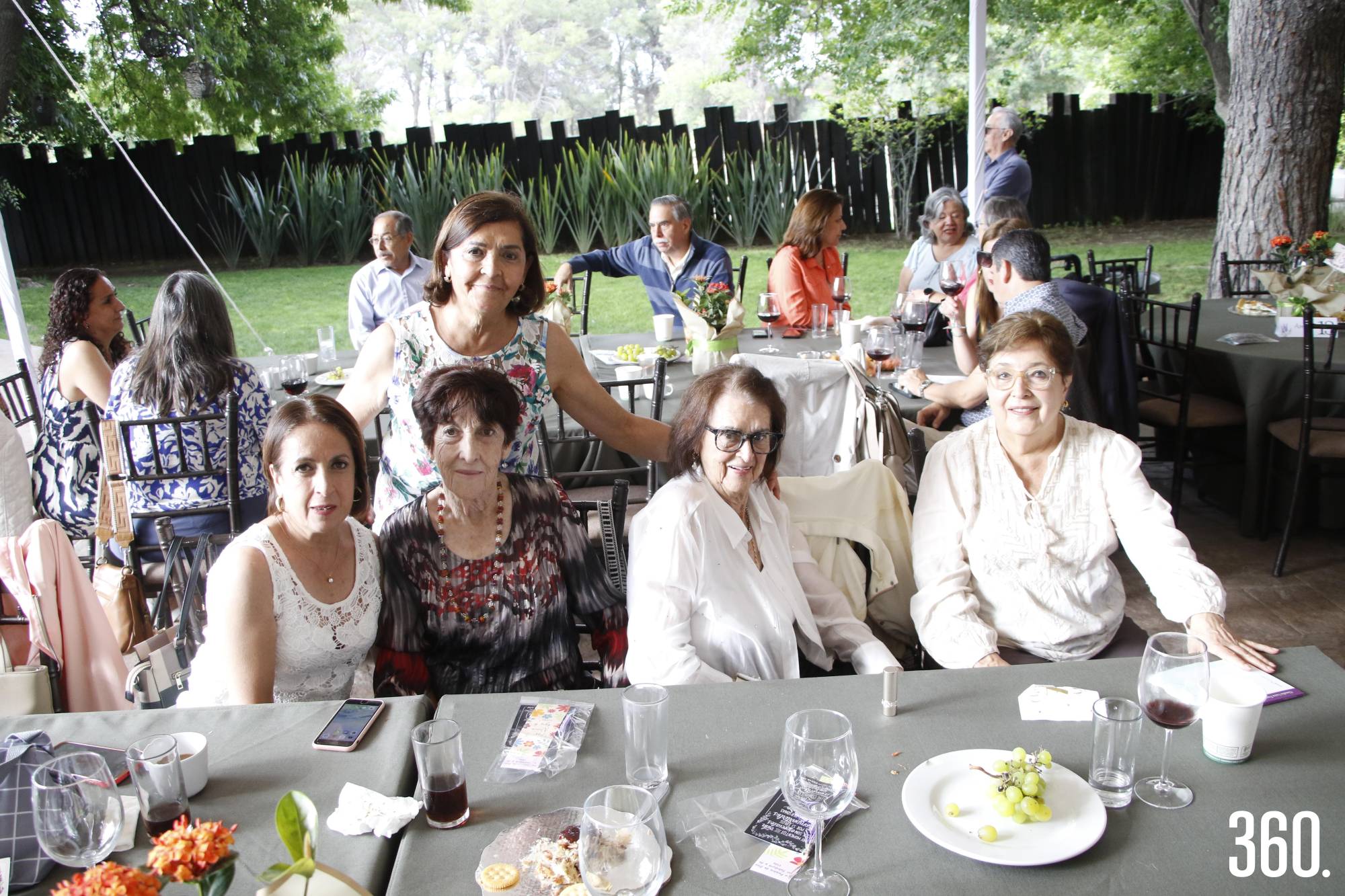 $!Irma Durón, Betty Durón, Irma Aurora Martínez de Castilla, Tey Castilla y Diana Galindo.