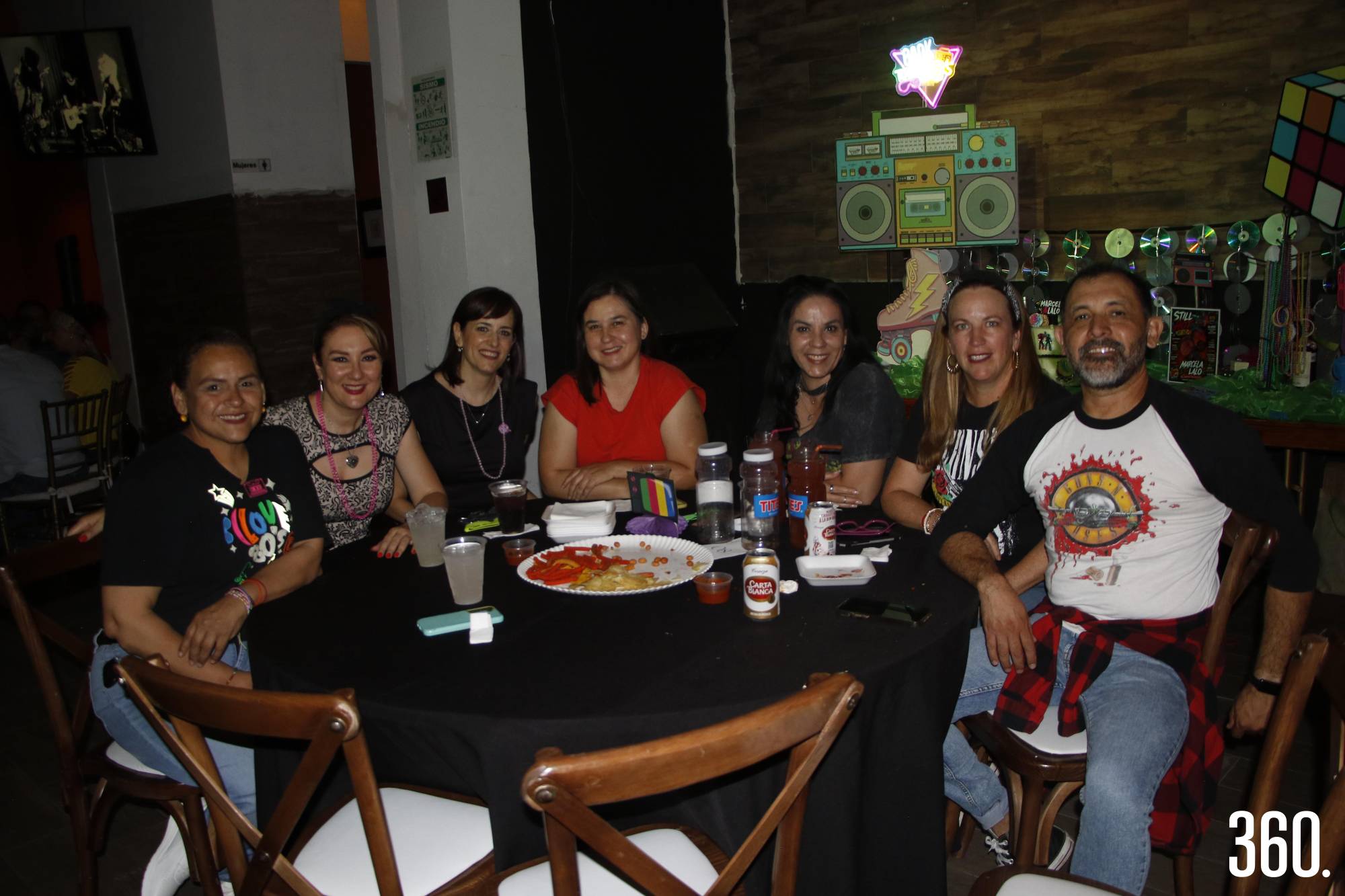 $!Gaby Gallo, Cecilia Rodríguez. Tania Iga, Bertha y Angélica Sánchez, Tere Elizondo y Manuel Mesta.