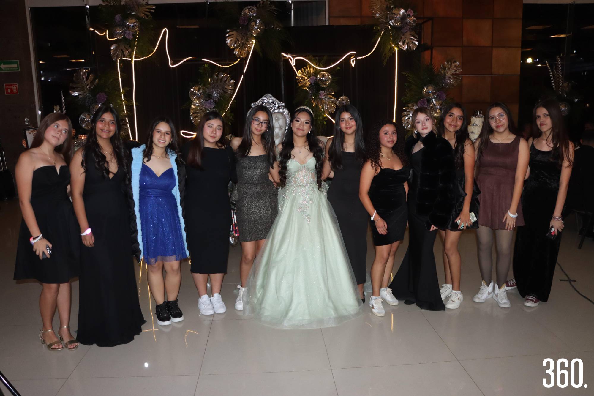 $!Miranda con sus amigas.