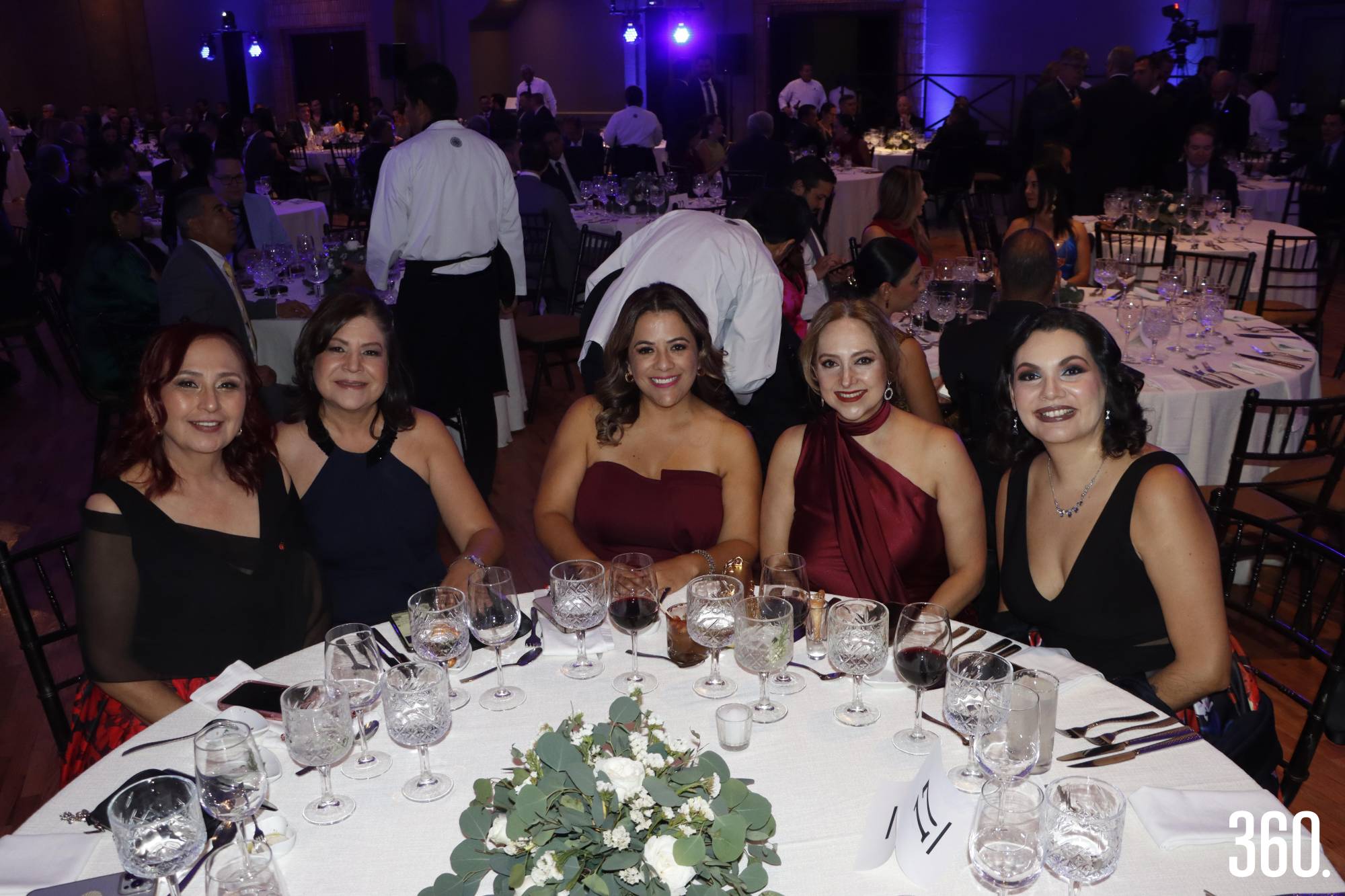 $!Ángeles Olvera, Cristina Calderón, Karina Sánchez, Tey Leal y Regina Machiavelo.