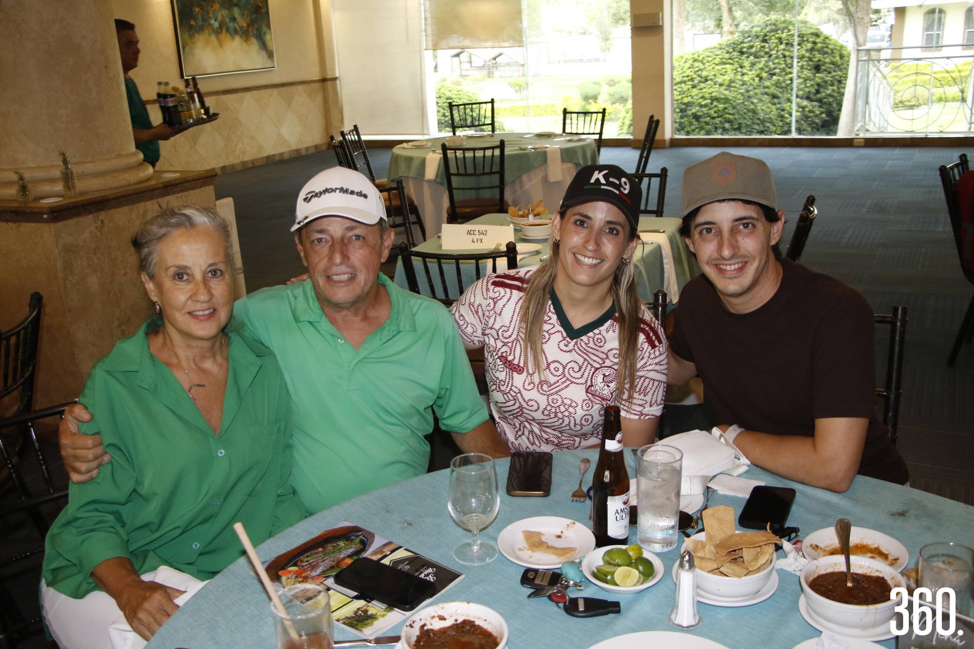 $!Ana Cristina Pérez, Luis, Mariely y Luis Canales.
