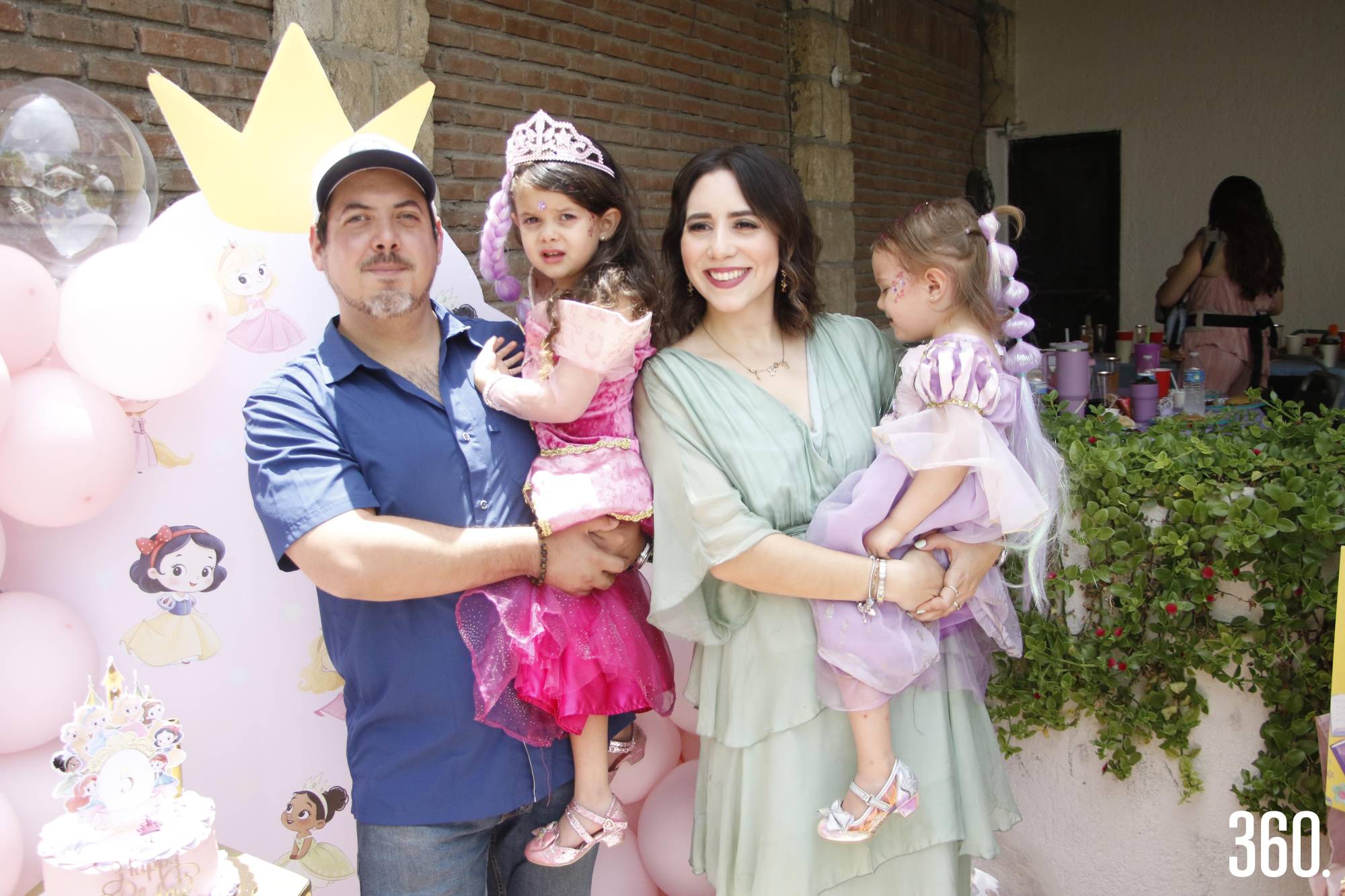 $!Katalina Randall con sus padres, Rodrigo Randall, Paulina de la Torre y su hermana, Loretto Randall.