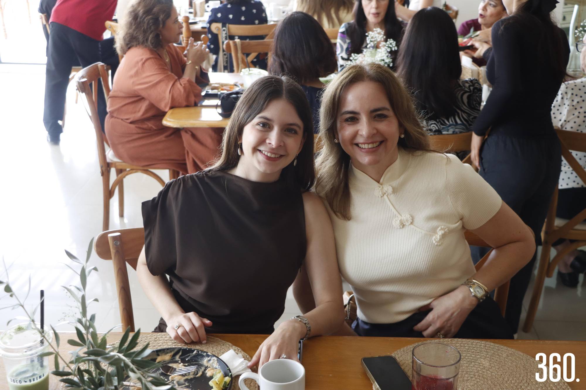 $!Mariadna Fernandezgámez y Paty Farías.