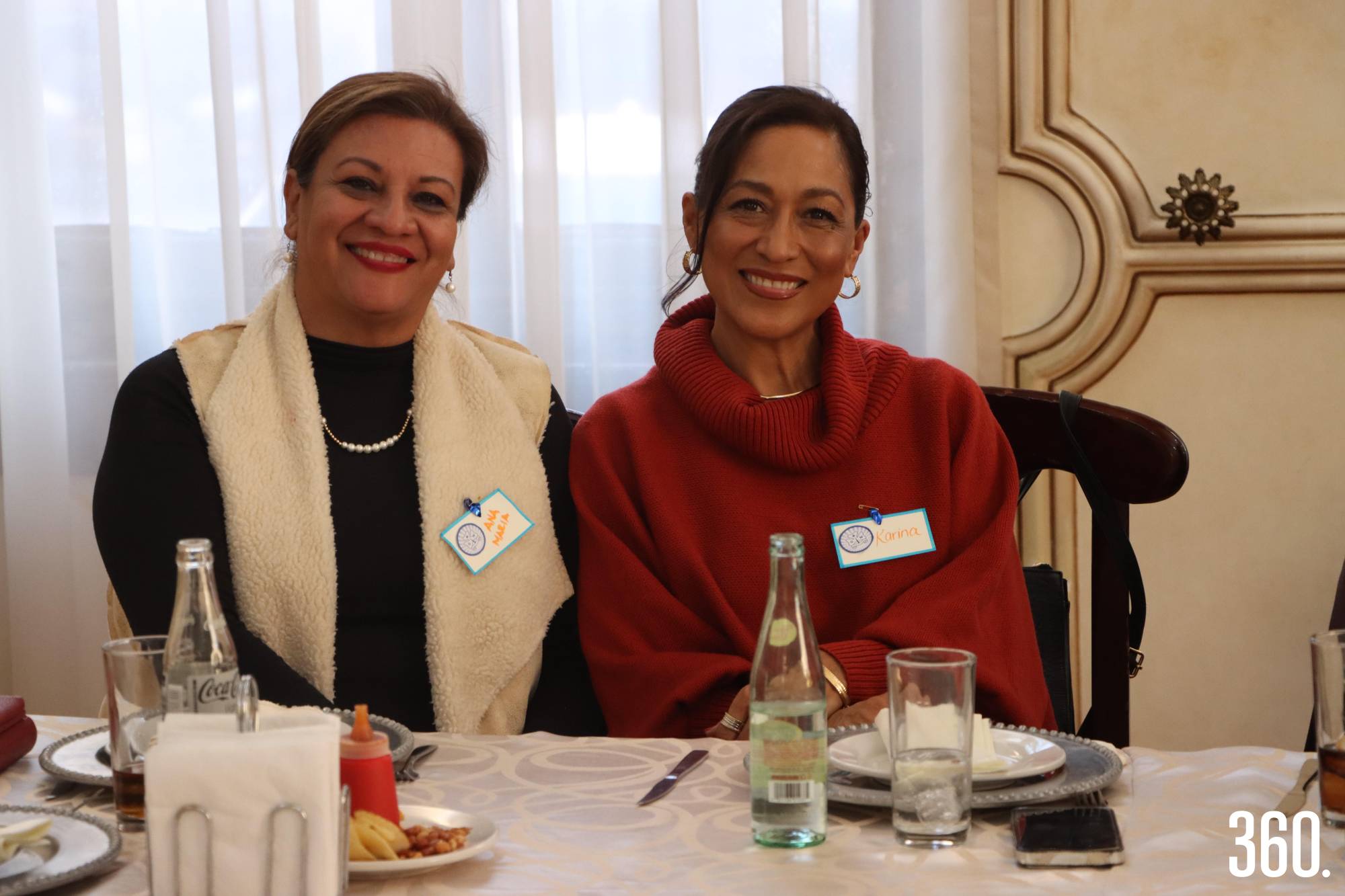 $!Ana María Uriega y Karina Alcalá.