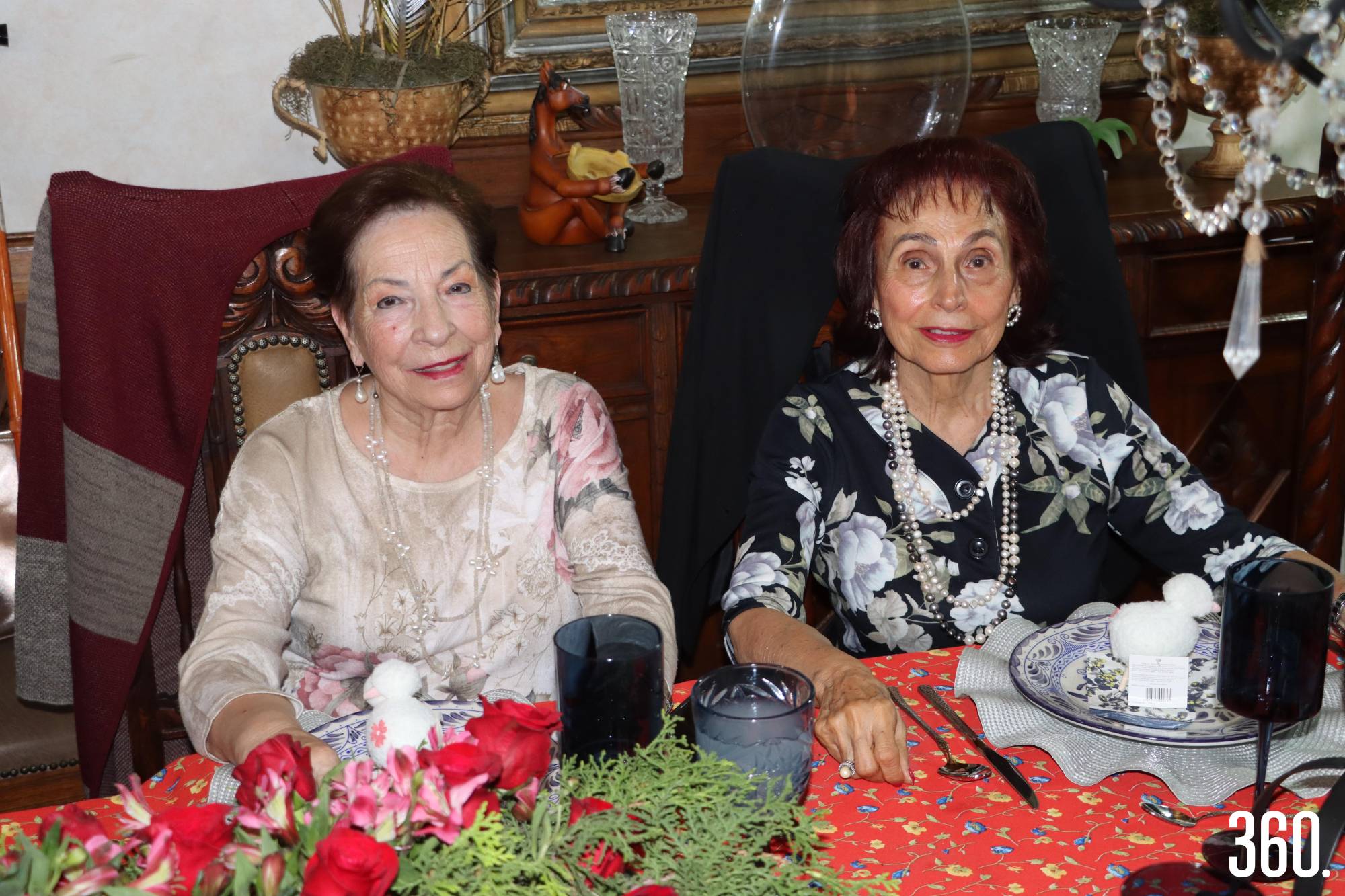 $!Lupy Dávila de Romero y Emma Alicia Trejo de Fernández.
