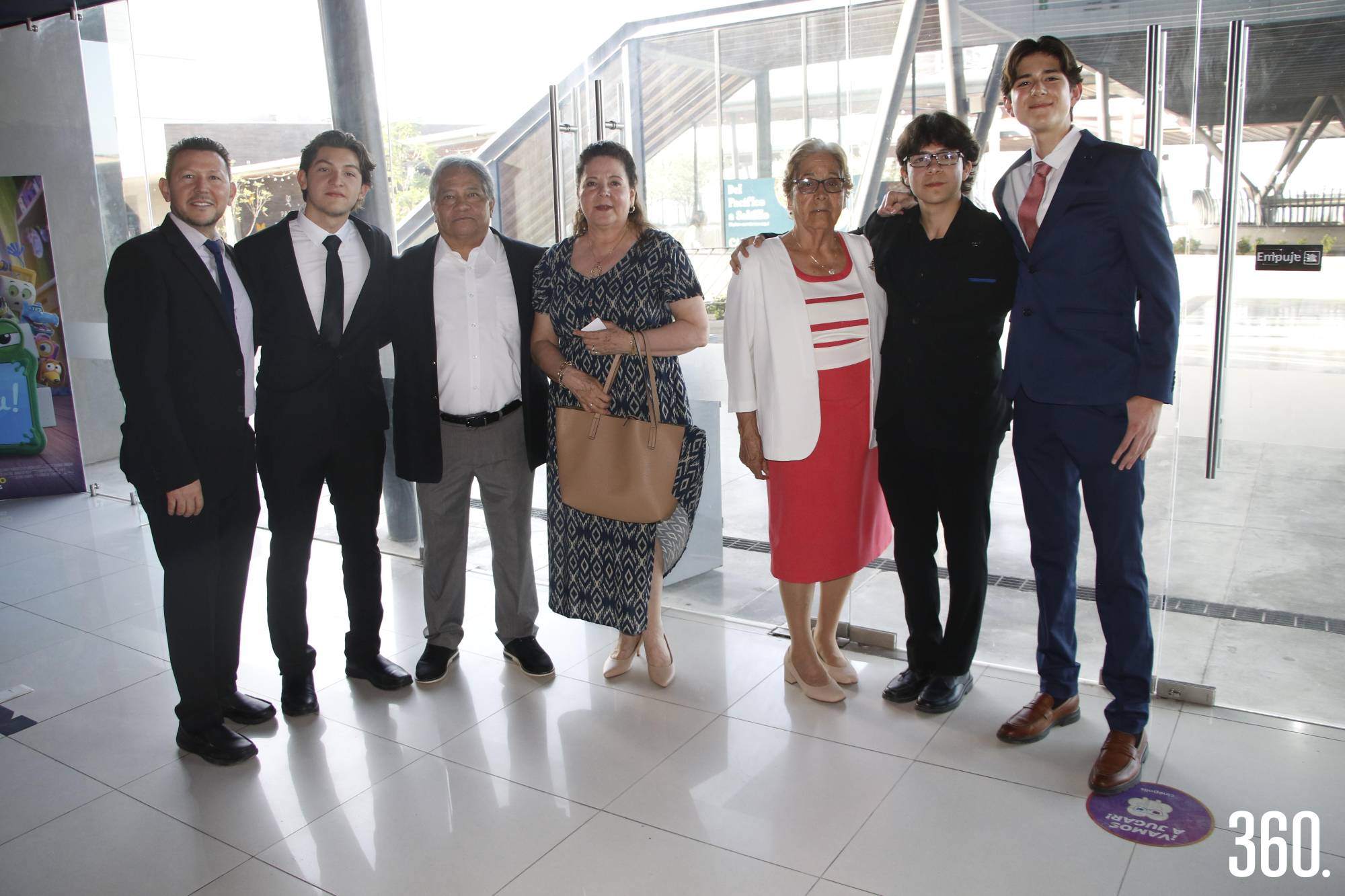 $!Armando y Alan Robledo, Jaime Marines, Maricela Ibarra, Maria Ibarra, Ioshua Marinea y Octavio Saucedo.