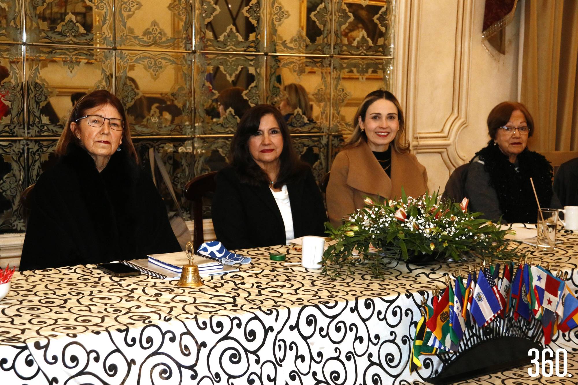 $!Angélica Zertuche de Candelas, Dalia Rodríguez de Rodríguez, Marcela Arizpe de Talamás y Maysi de Gómez.