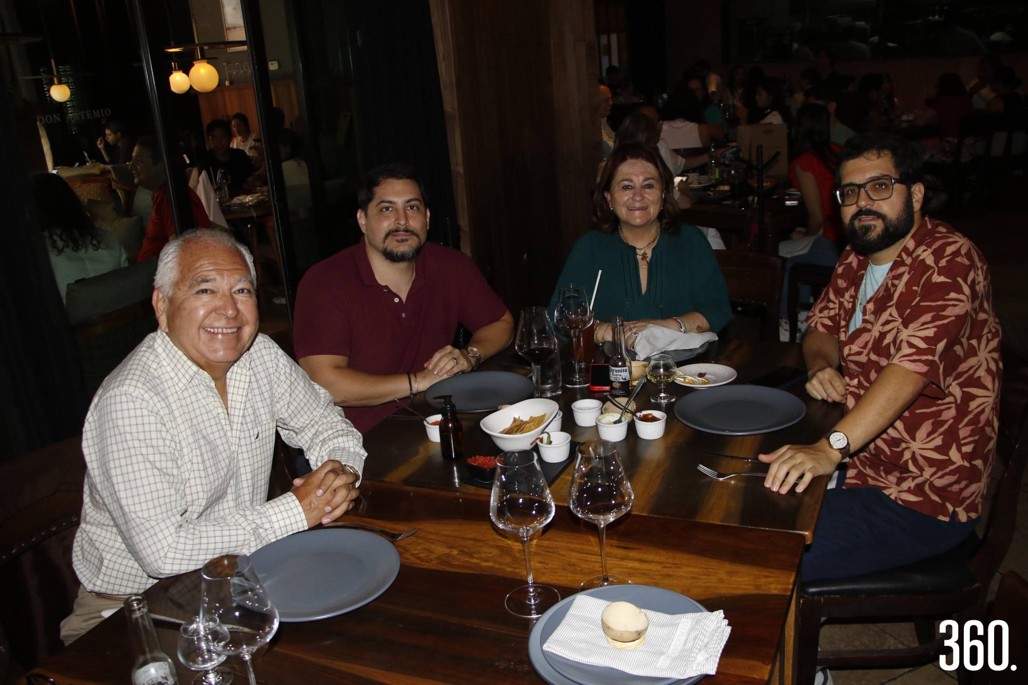 $!José, José, Tere y Mauricio Vega.