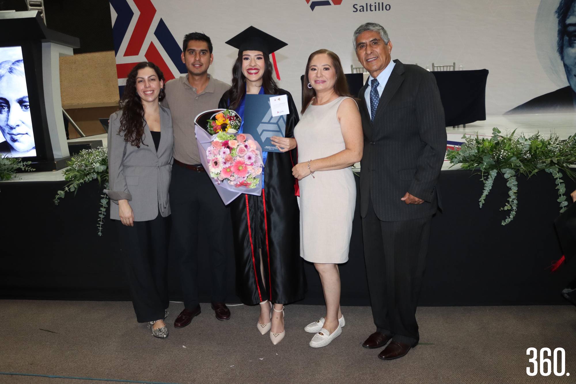 $!Ana Luisa Guerrero con su familia.