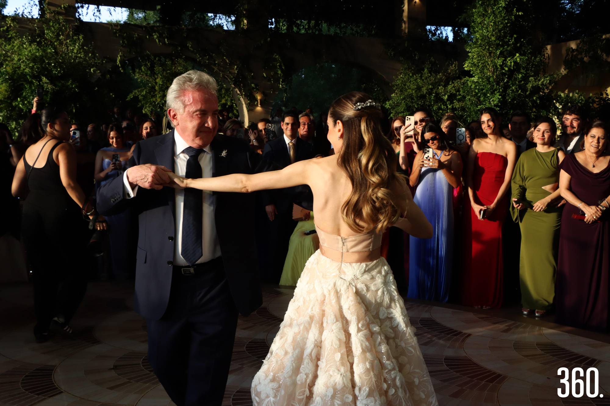 $!Carlos Arizpe bailó con su hija, Marcela.
