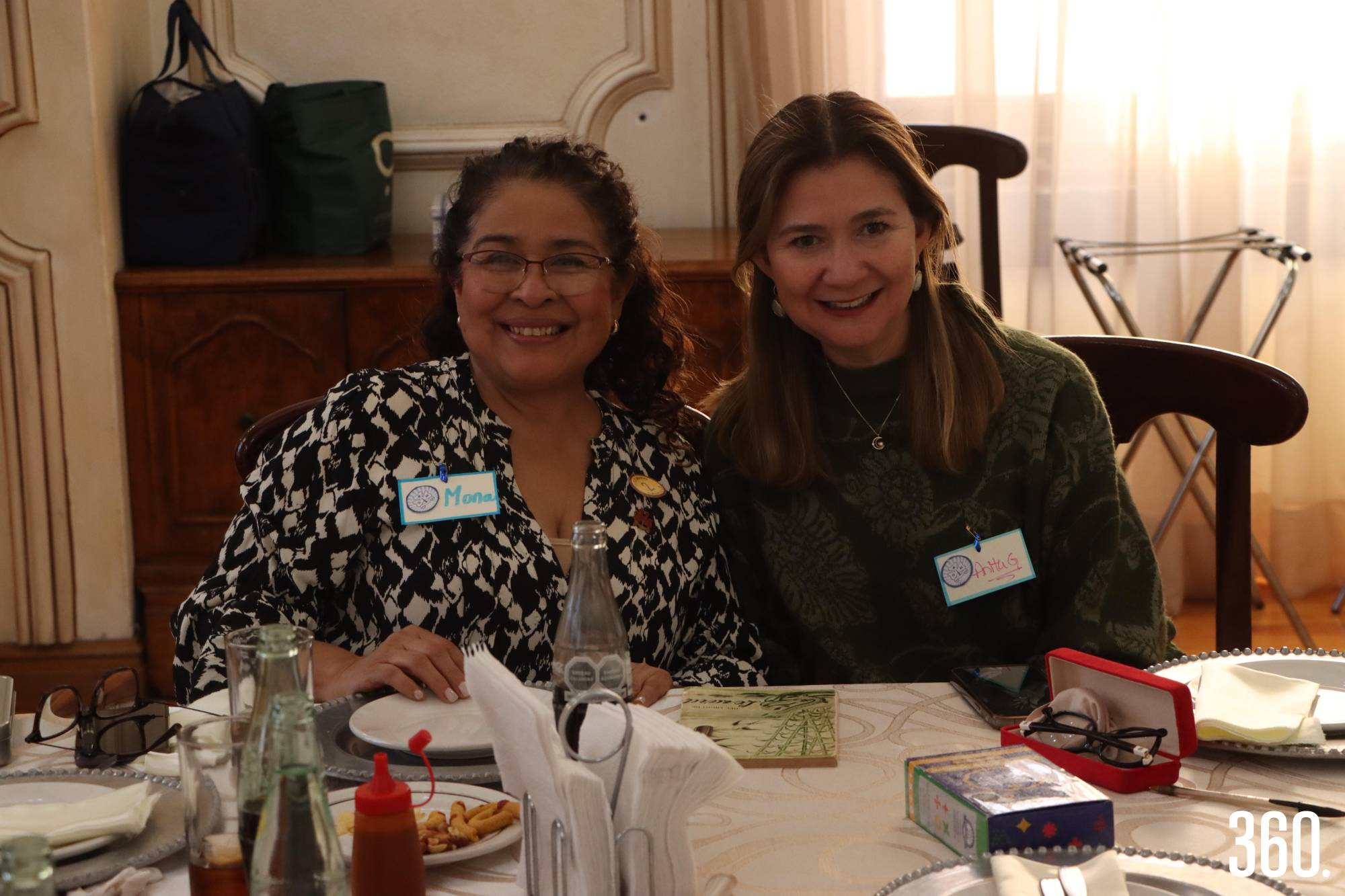 $!Adriana López y Anita González.