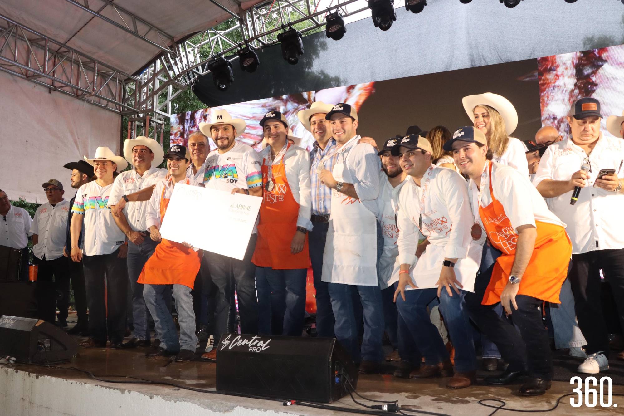 $!Che Vatitos ganando el 2ndo lugar en Cabrito Asado.