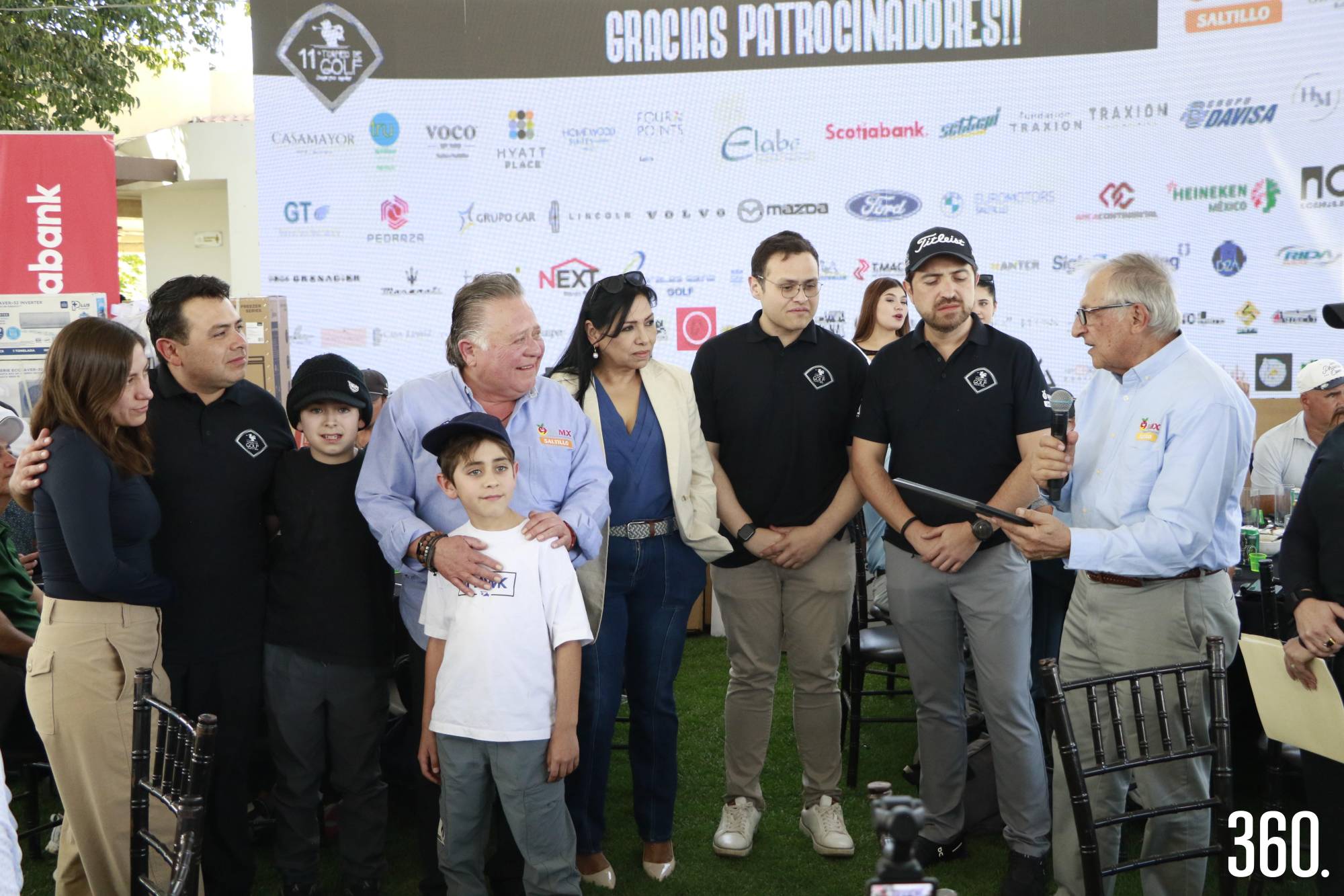 $!Recibe reconocimiento la Familia Lara Aguado por 11 años de apoyo y compromiso en el Torneo de Golf Con Causa.