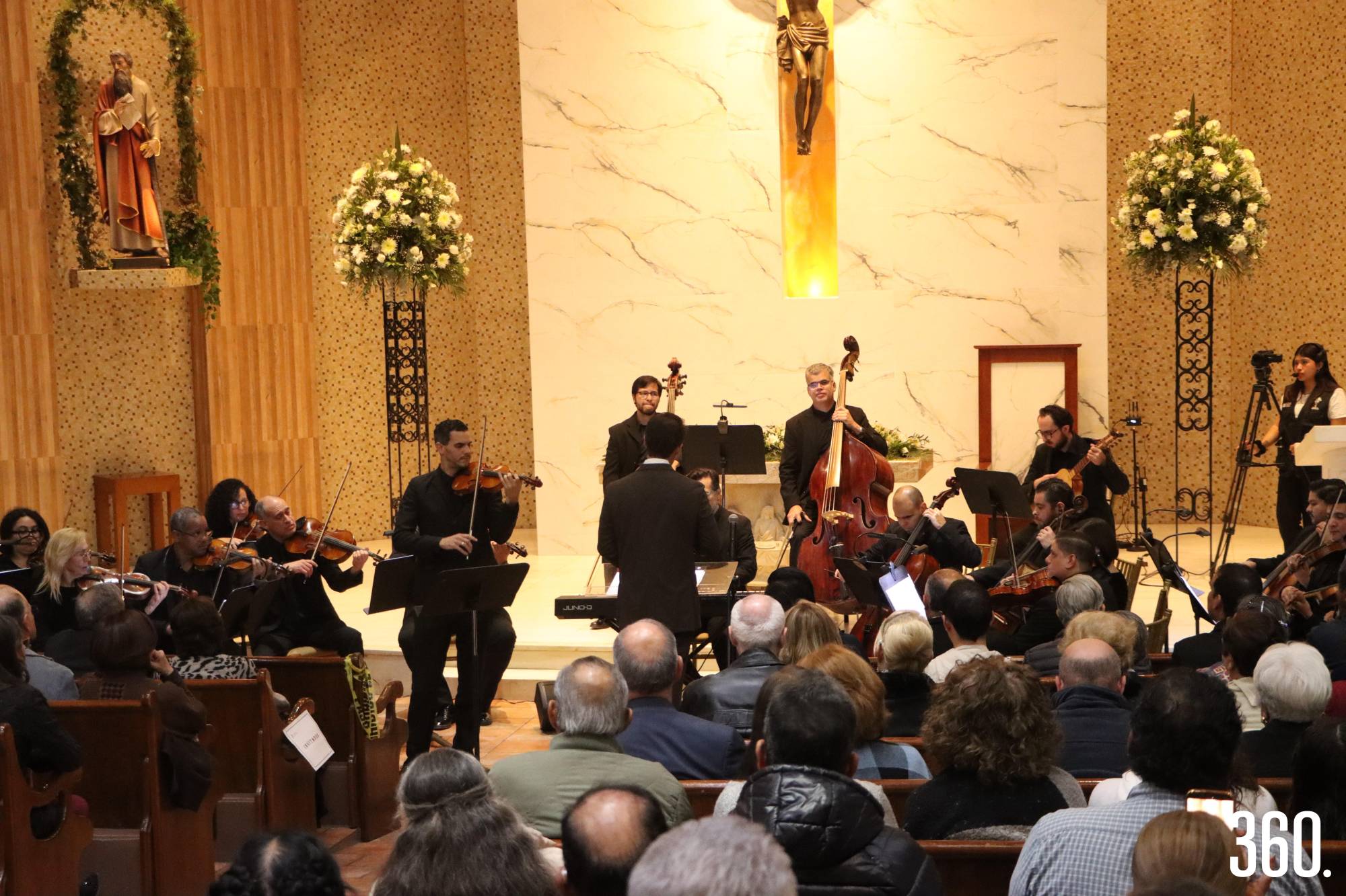 $!La OFDC emocionó a los asistentes con su interpretación.