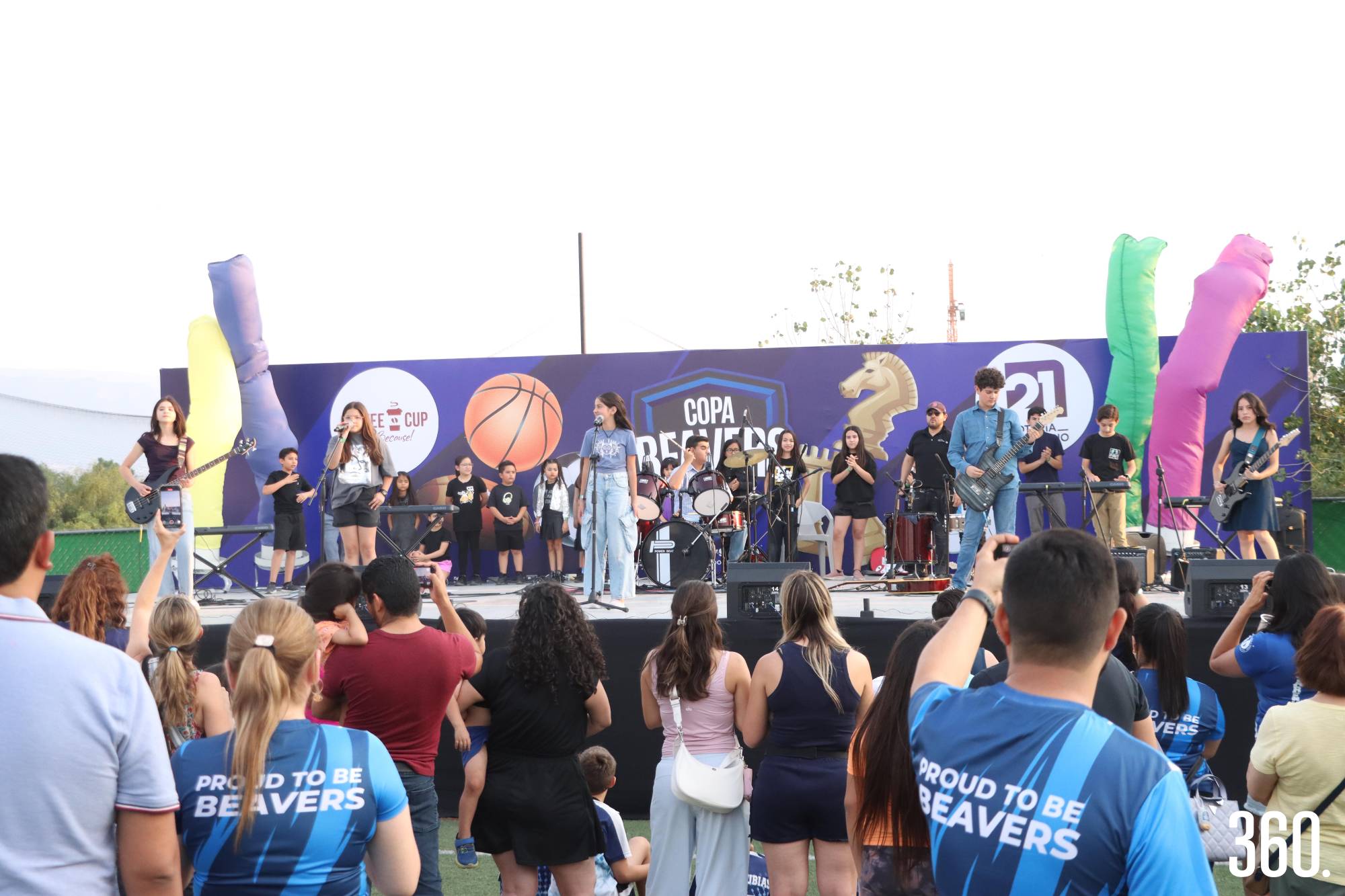 $!La inauguración inició con la presentación de la Rock Band.