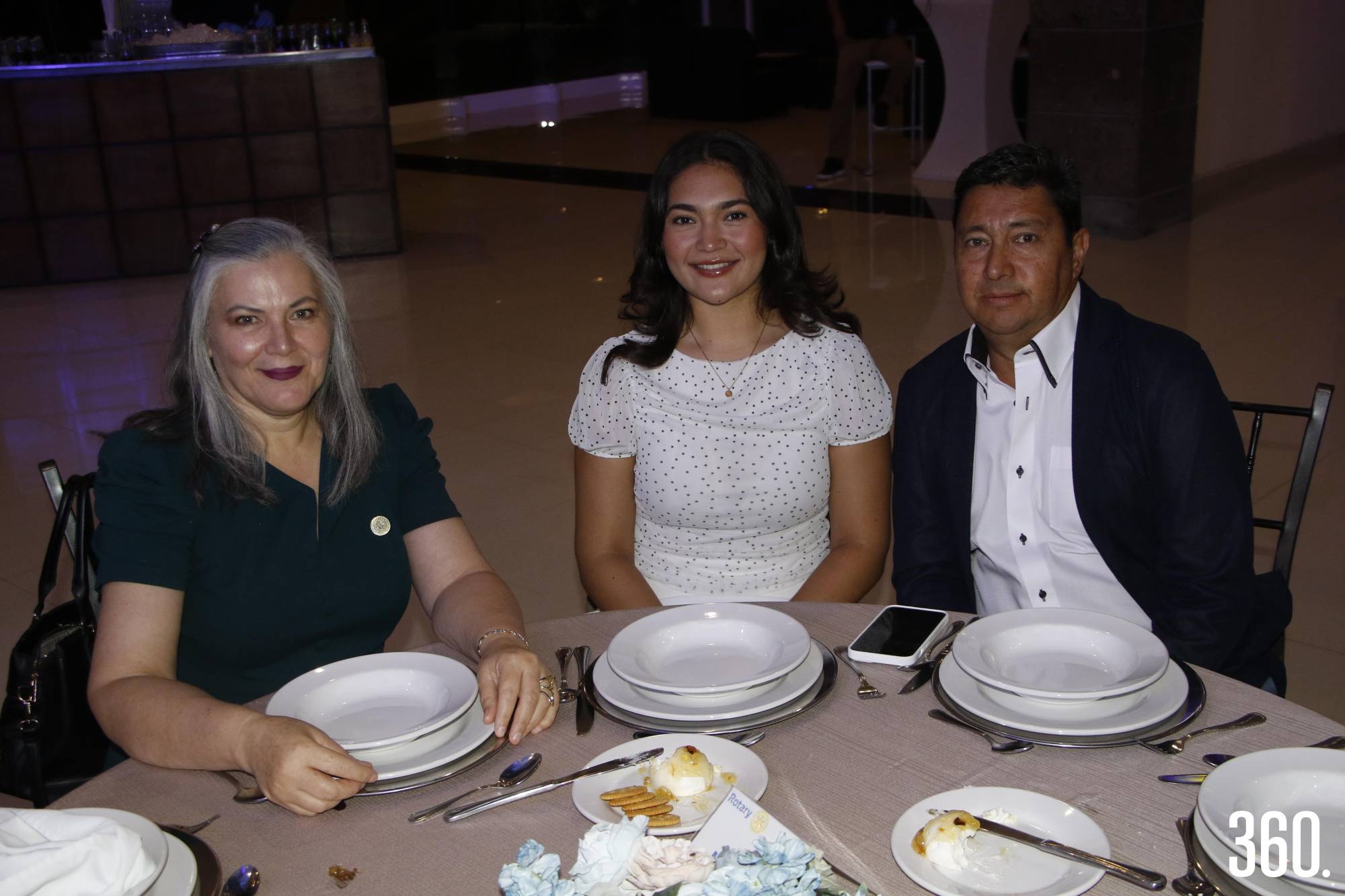 $!Alejandra Rodríguez, Regina y Eduardo Sánchez.