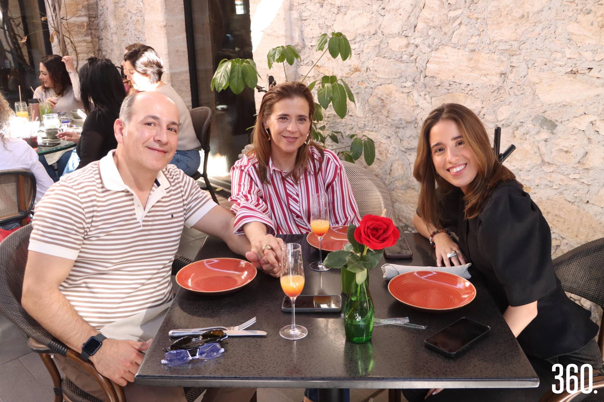 $!César Estrada, Mayela Welsh y Paula Estrada.