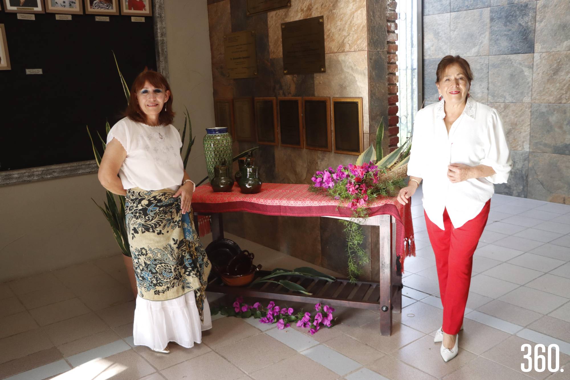 $!Susy Valdés y Adela Vergara, anfitrionas.