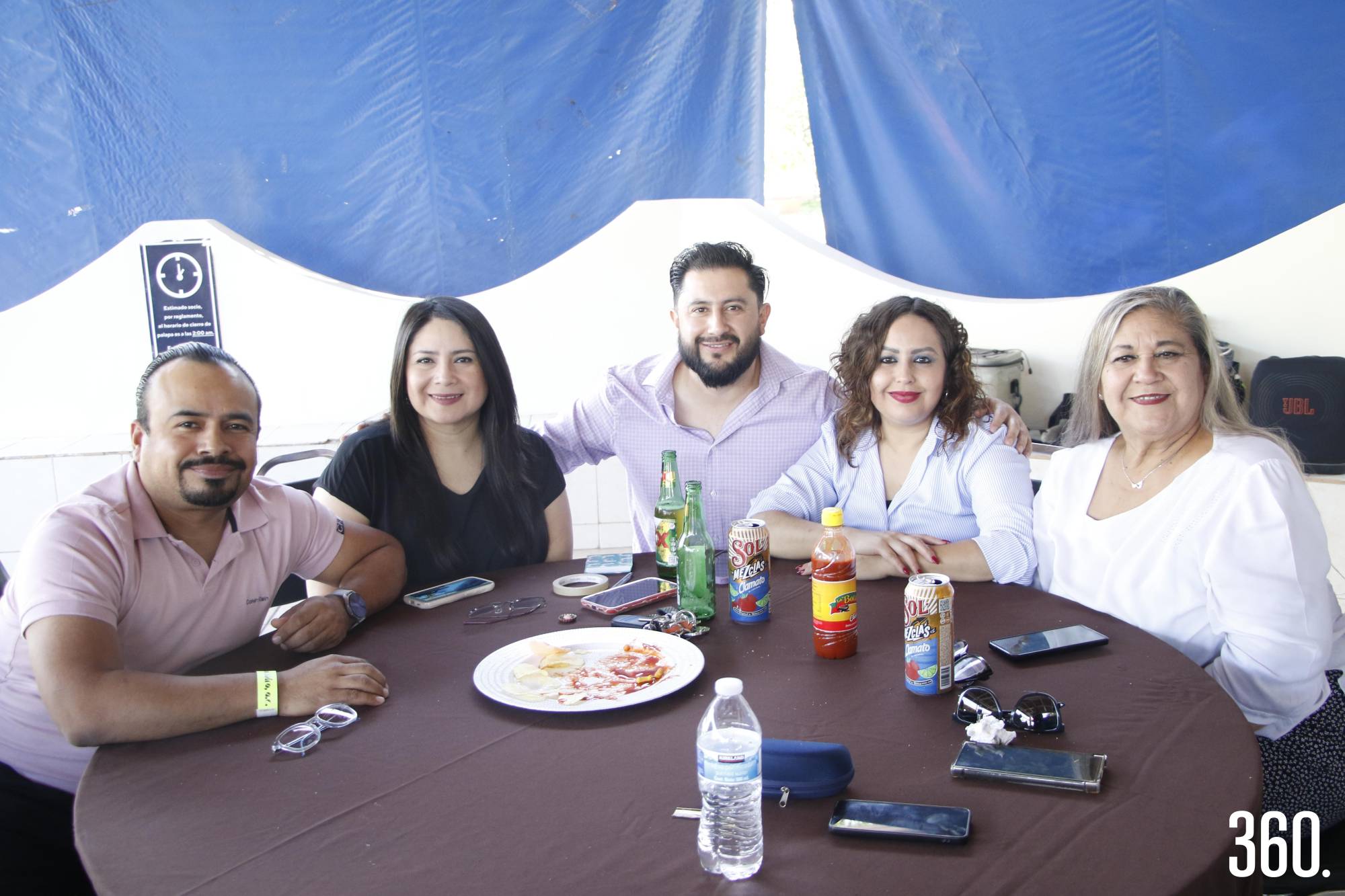 $!Óscar Castillo, Teresa Meneses, Poncho Meneses, Brenda Carrillo y Coco Morales.
