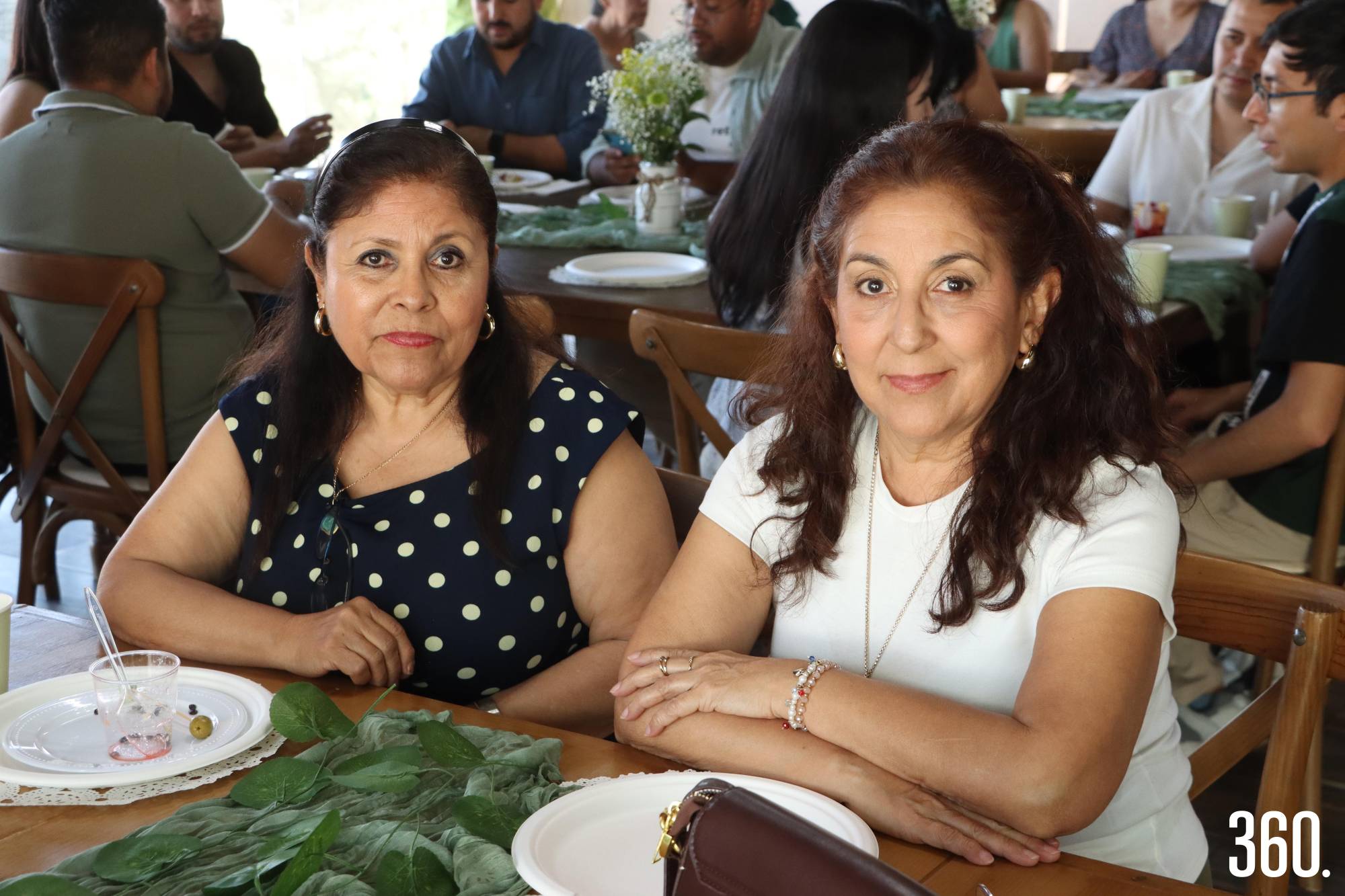 $!María de Jesús Peña y Ernestina Peña.