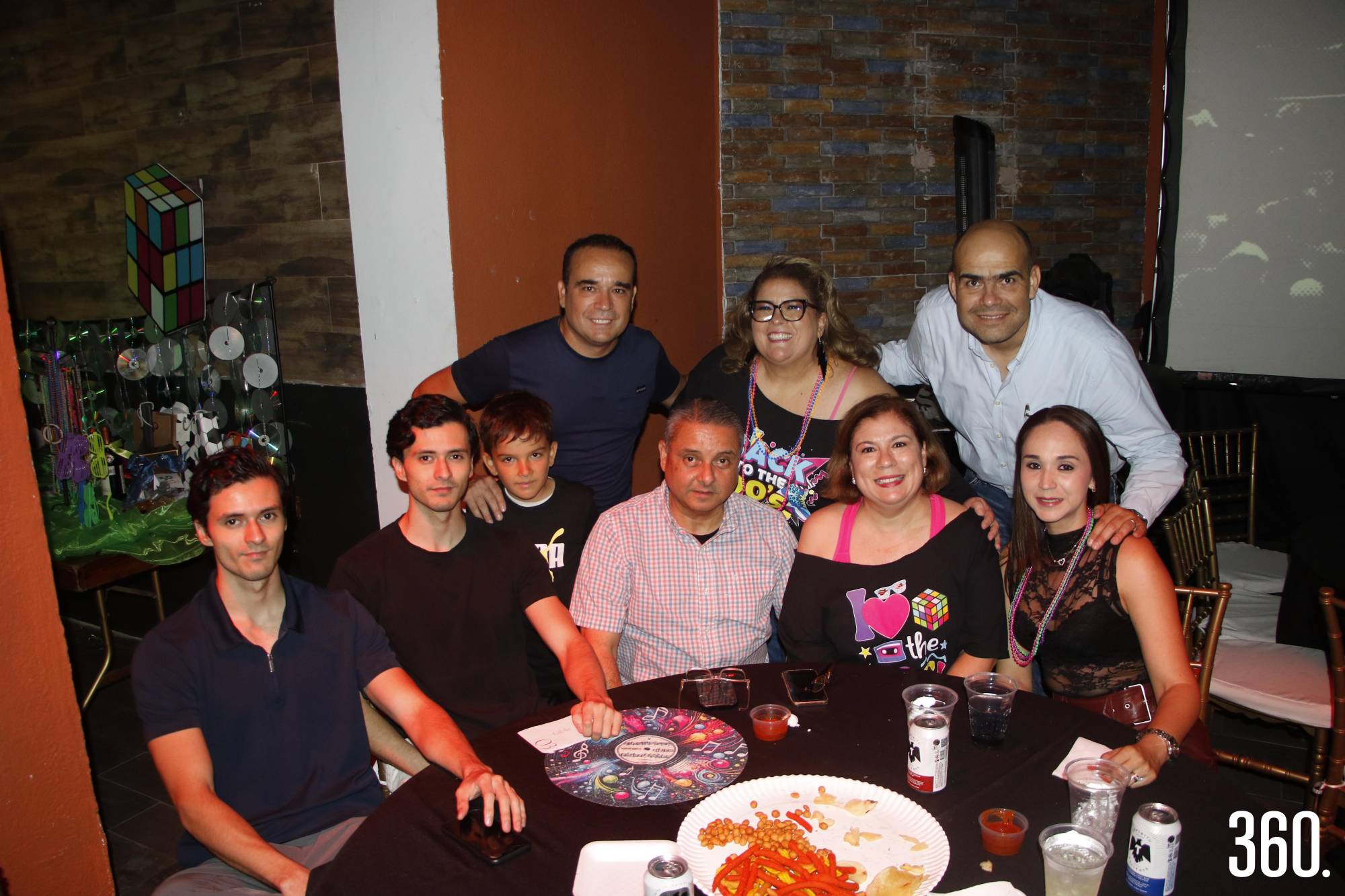 $!Marcela con su familia.