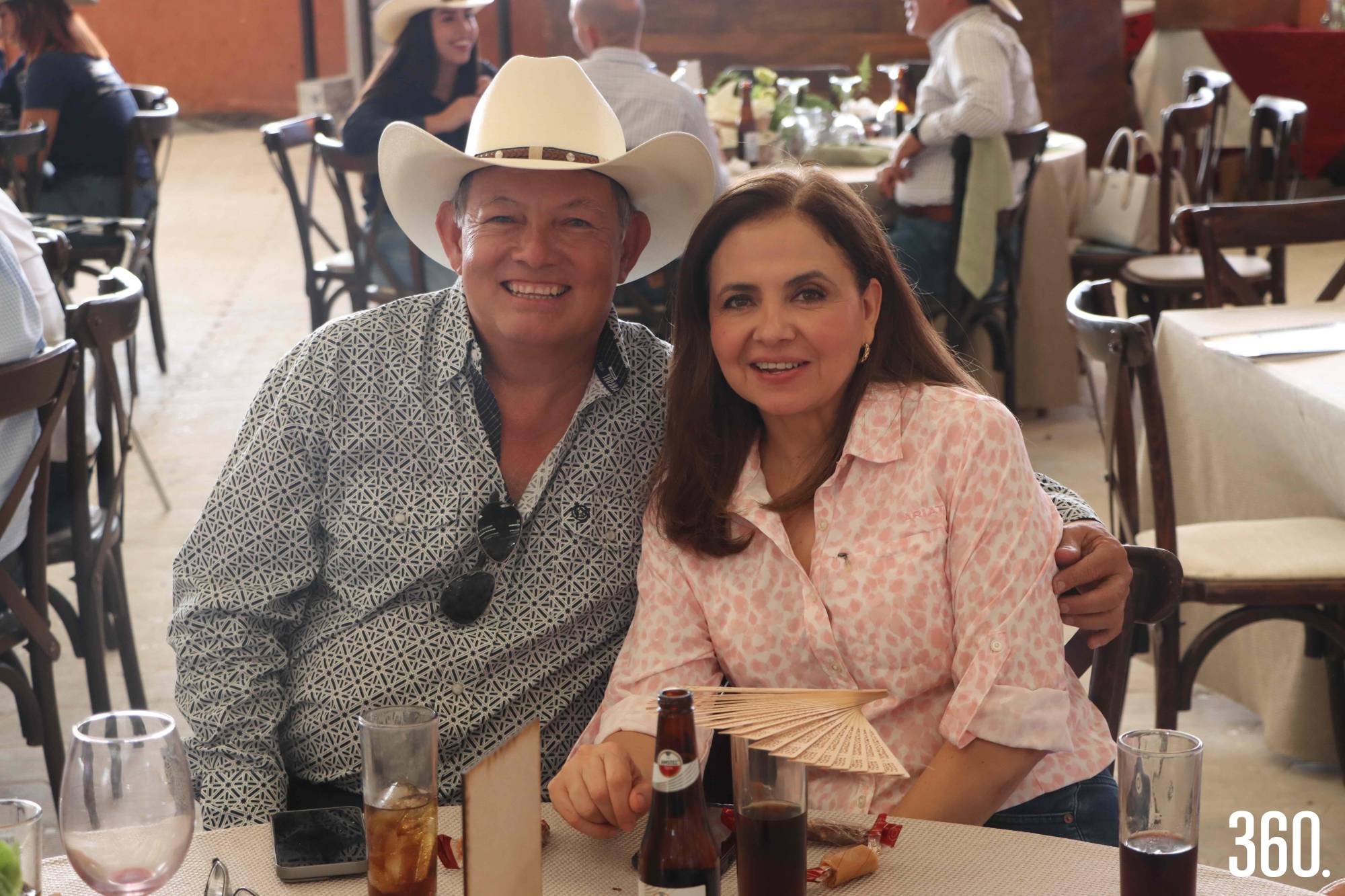 $!Mauro Cabello y Liz Vallarta.