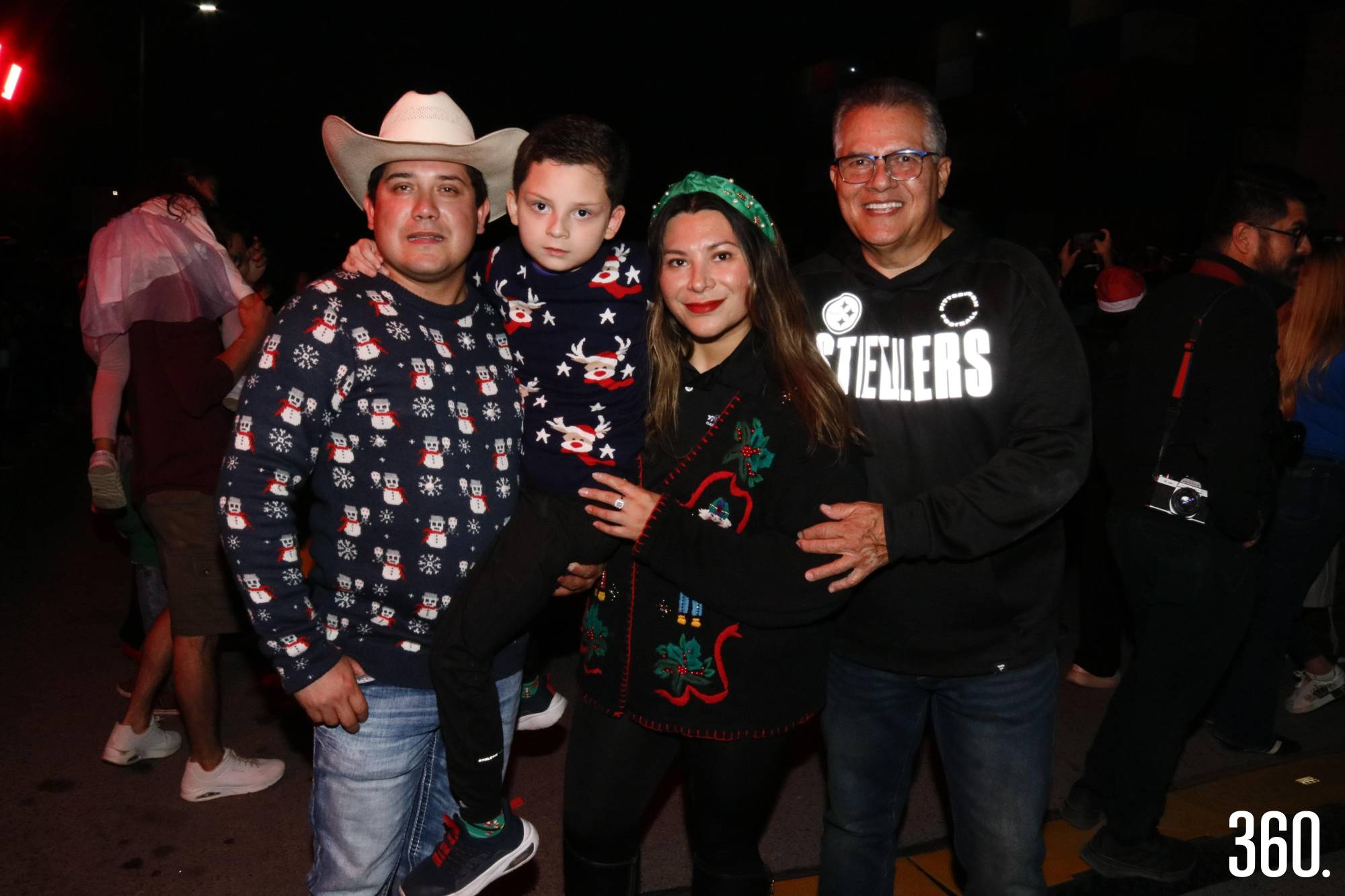 $!Familia Flores Zamora acompañada por Edgar Zamora.