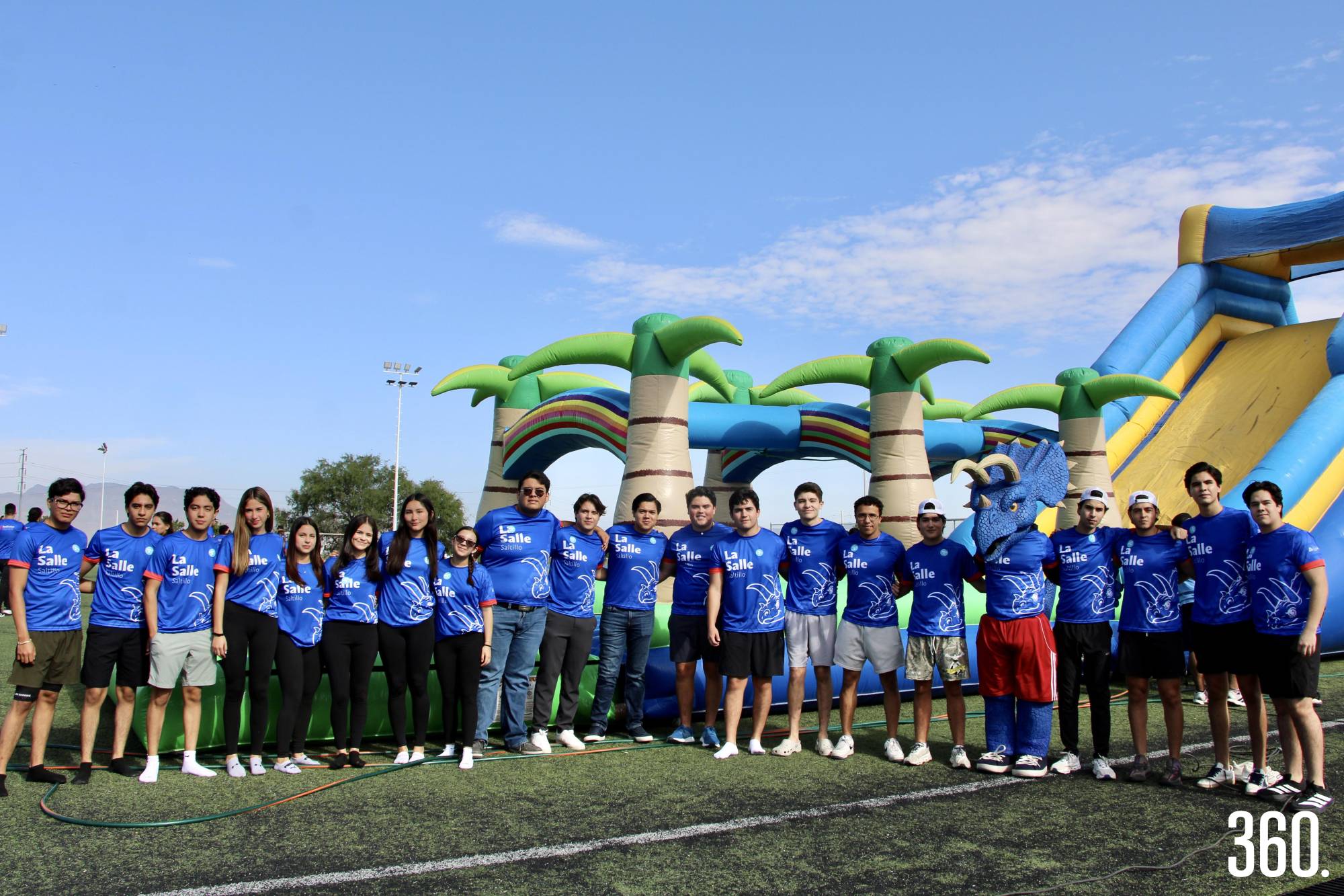 $!Alumnos listos para comenzar el rally.