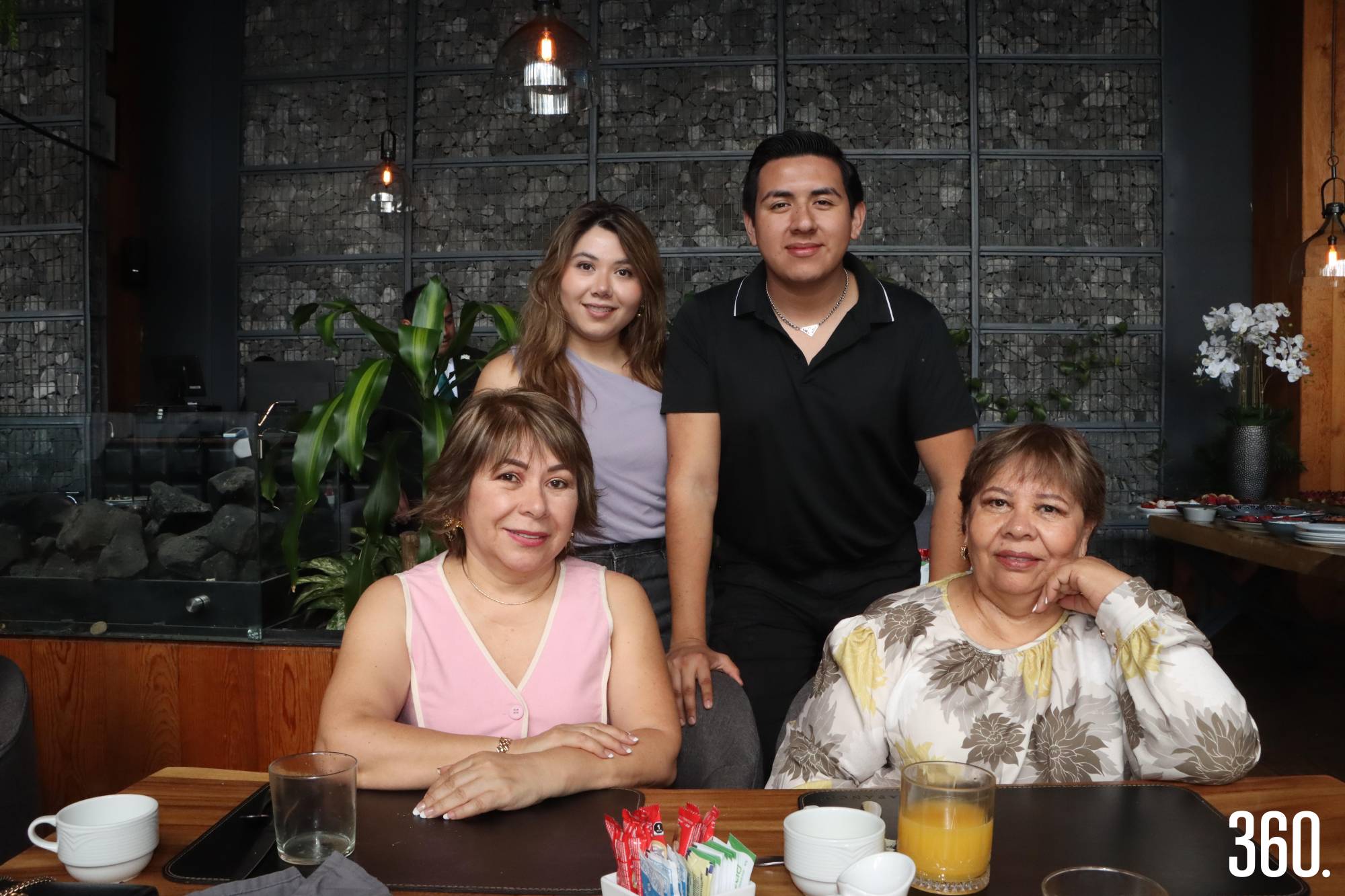 $!Frida Gardier, Alejandro, Leticia y Rosario Navarro.