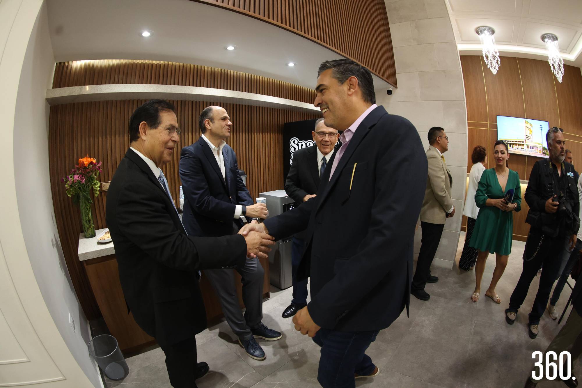 $!El señor Héctor Horacio recibió a los invitados.