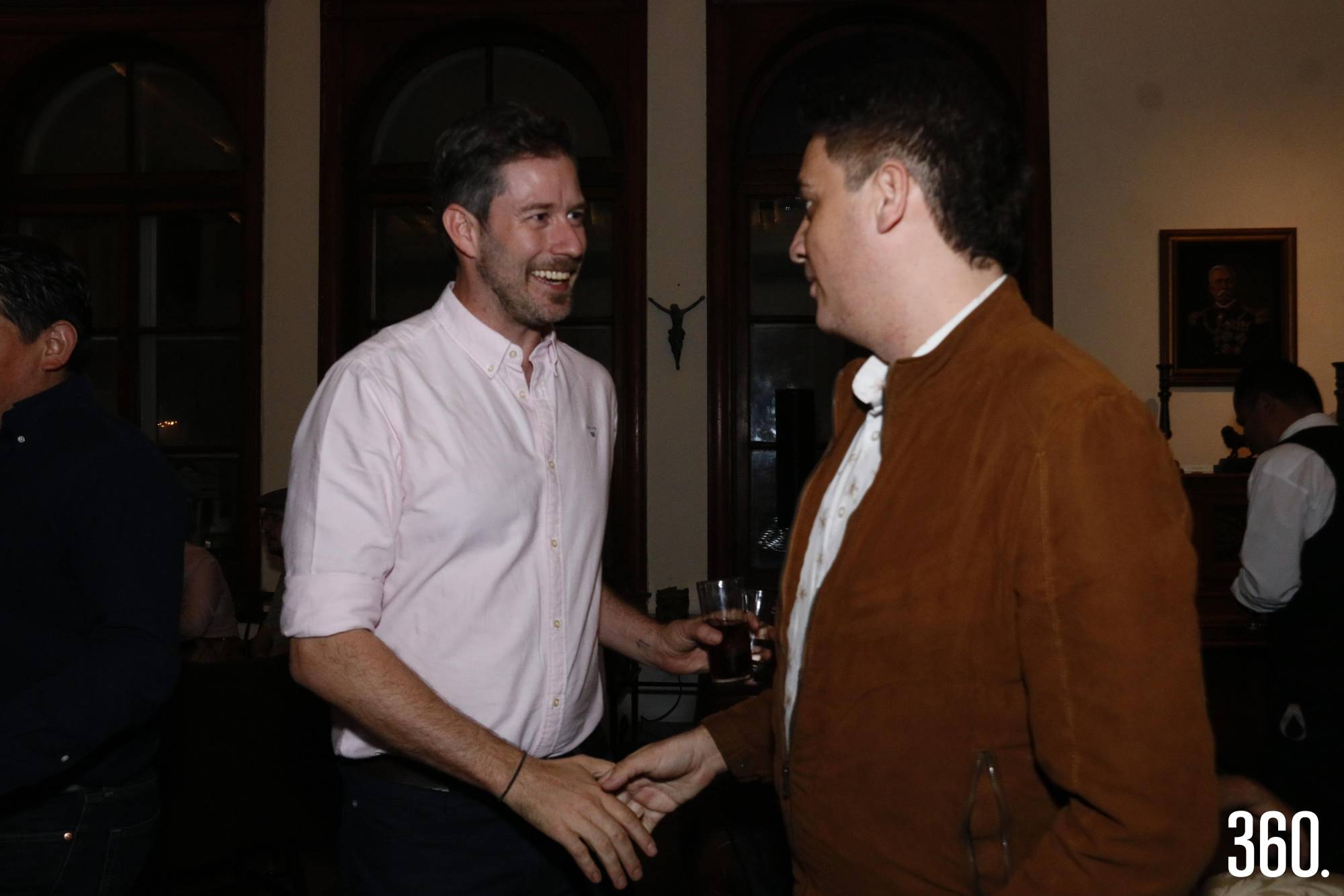 $!Esteban recibió la felicitación de parte de Jorge Martínez.