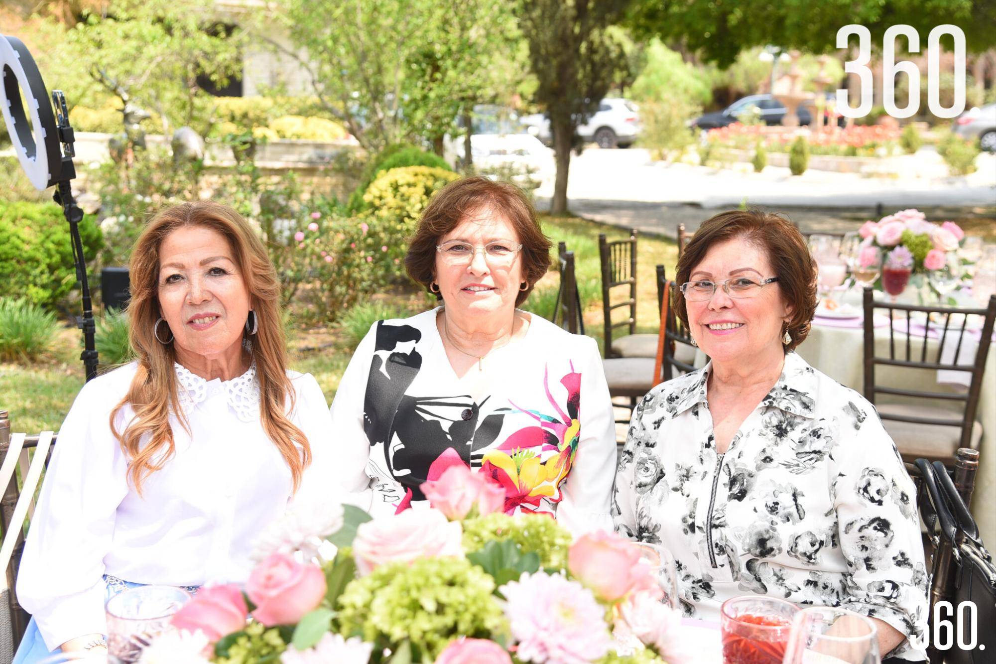 $!Blanca González, Carmen Flores y Rosy Flores.