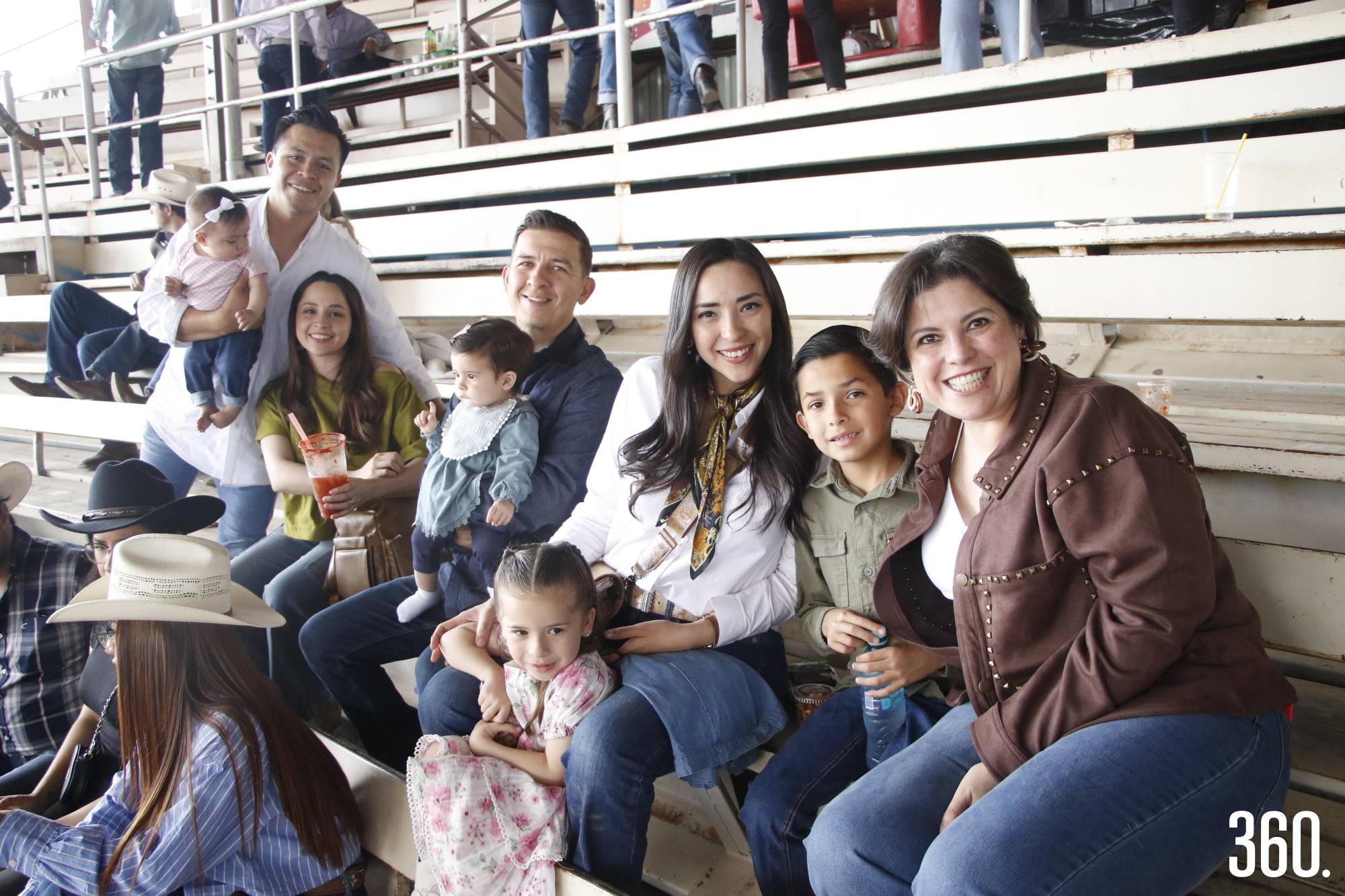 $!Las familias González y Contreras.