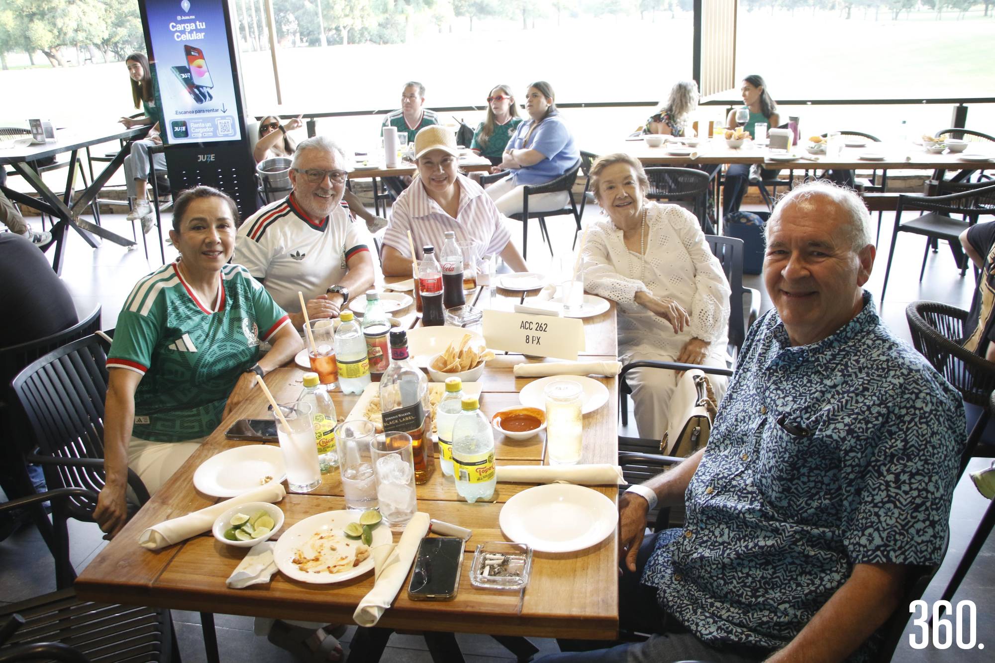 $!Martha Cardoza, Gerardo Camacho, Adriana y Myrna Garza y Gerardo Quiñones.
