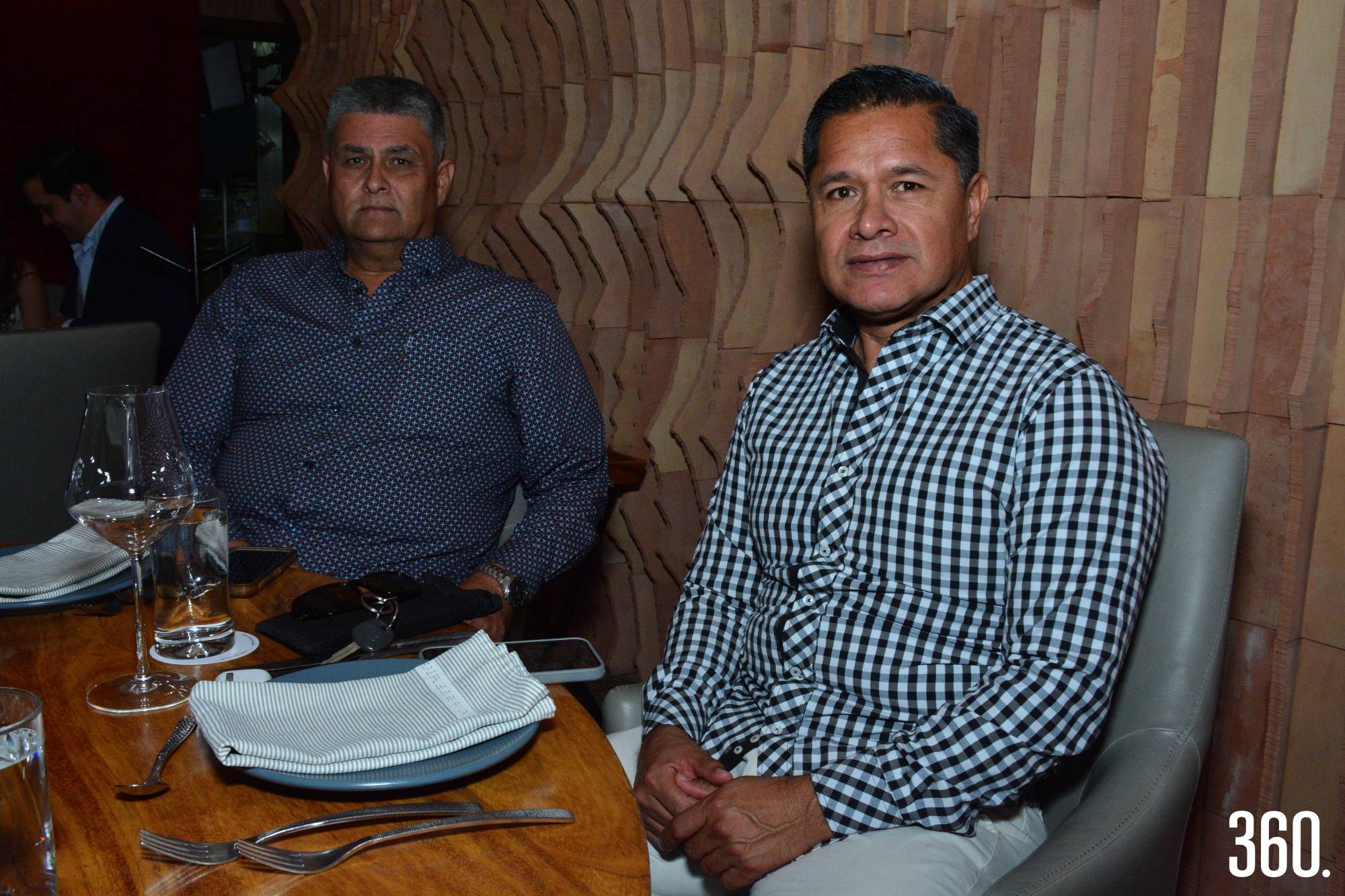 $!Enrique Ayala Quintanilla presidente de la Asociación de Hoteles de Coahuila y Jesús López representante de Casa Madero.