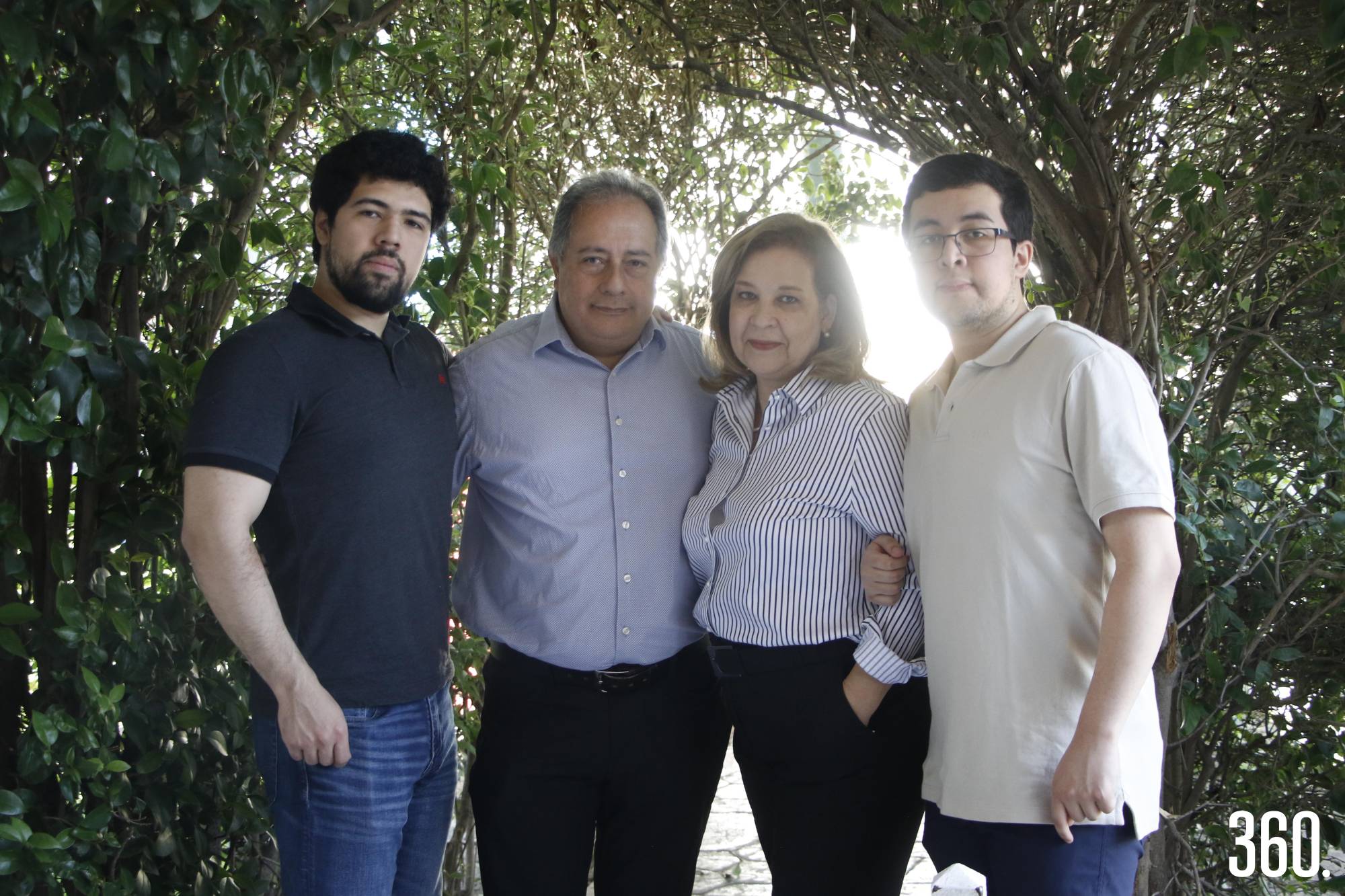 $!Eduardo y Eduardo Meneses, Martha Vargas y Alan Meneses.