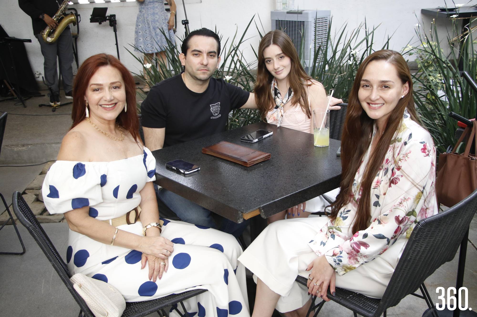 $!Verónica Marroquín, Isaac Aragón, Estefanía y Andrea Posadas.