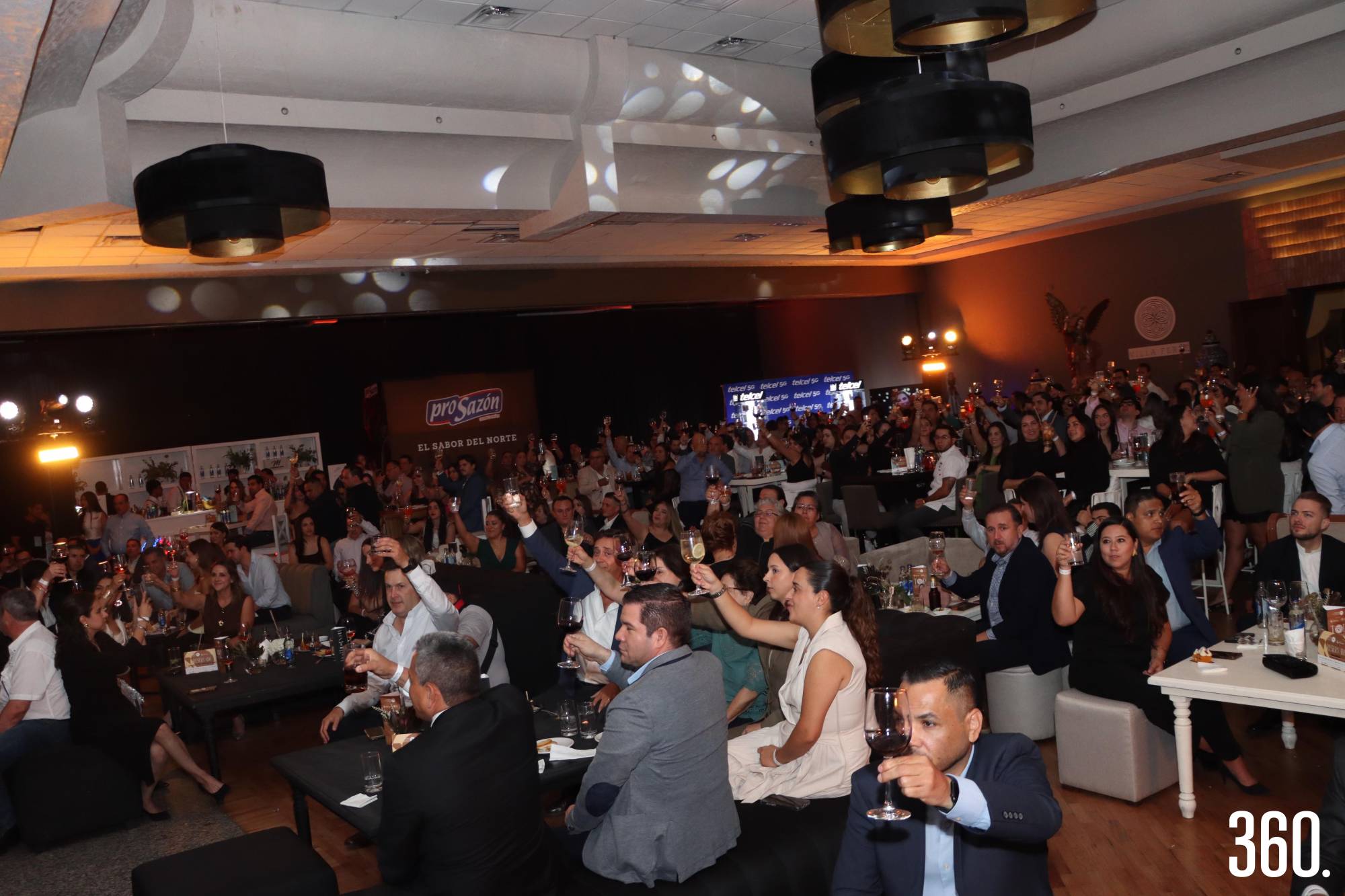 $!Momento del brindis.