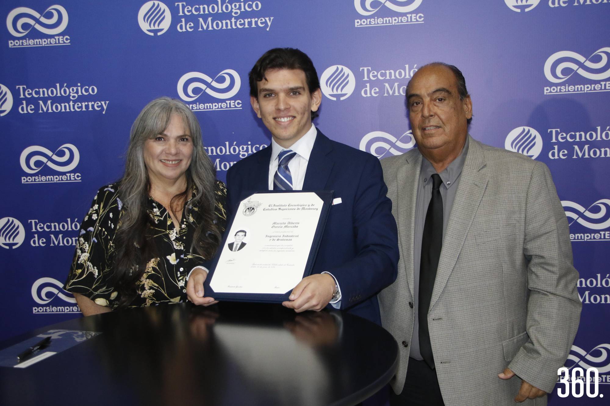 $!María Teresa Mercado, Marcelo y Raúl García.